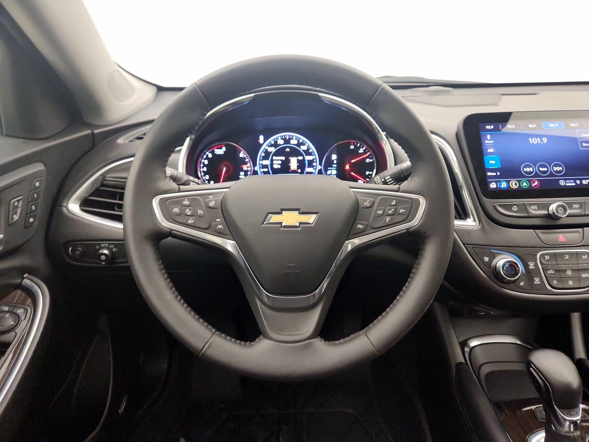 Thumbnail: 2022 Chevrolet Malibu - 10
