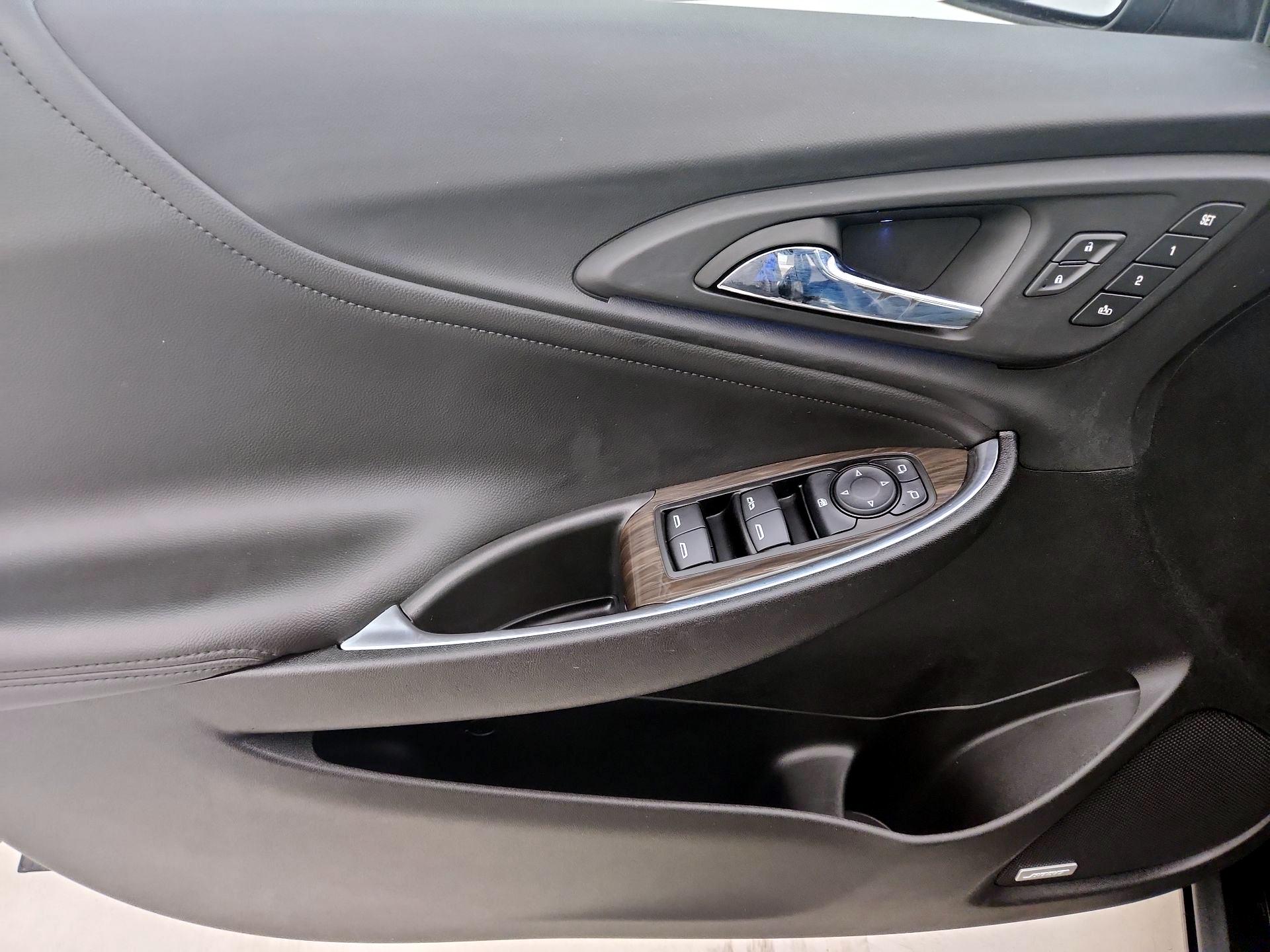 Thumbnail: 2022 Chevrolet Malibu - 12