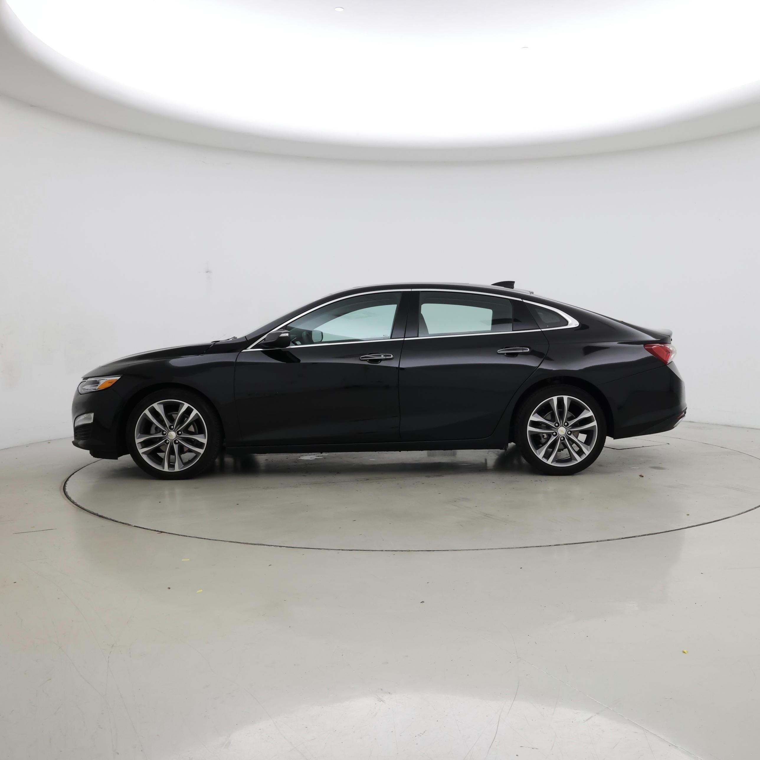 Thumbnail: 2022 Chevrolet Malibu - 3