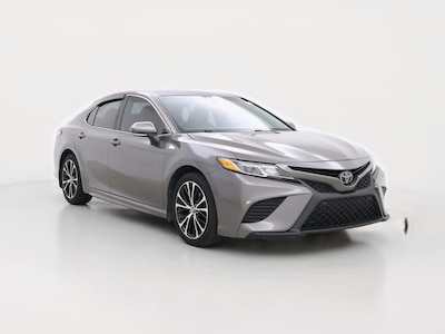 Gray 2018 Toyota Camry SE