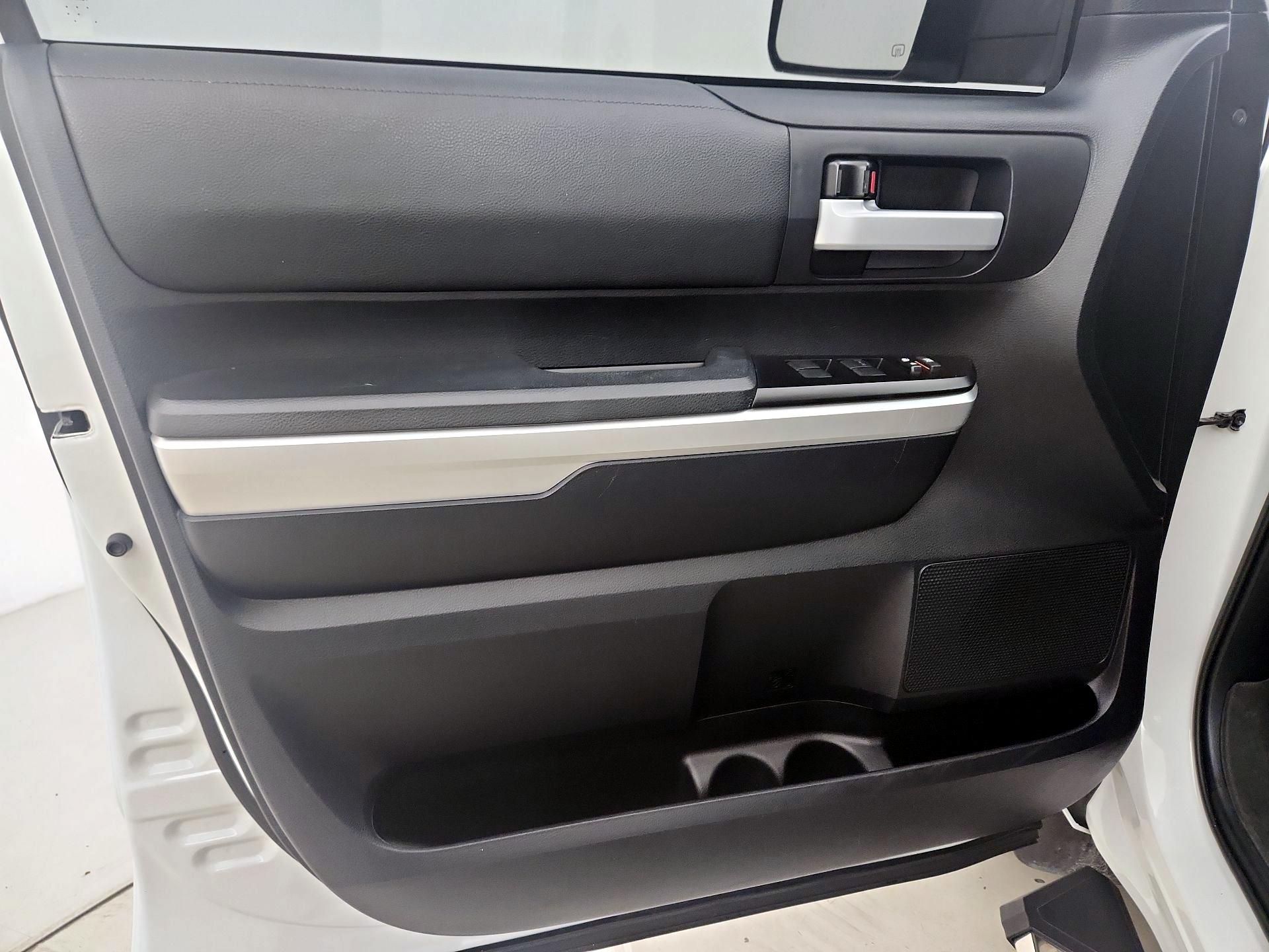 Thumbnail: 2017 Toyota Tundra - 12