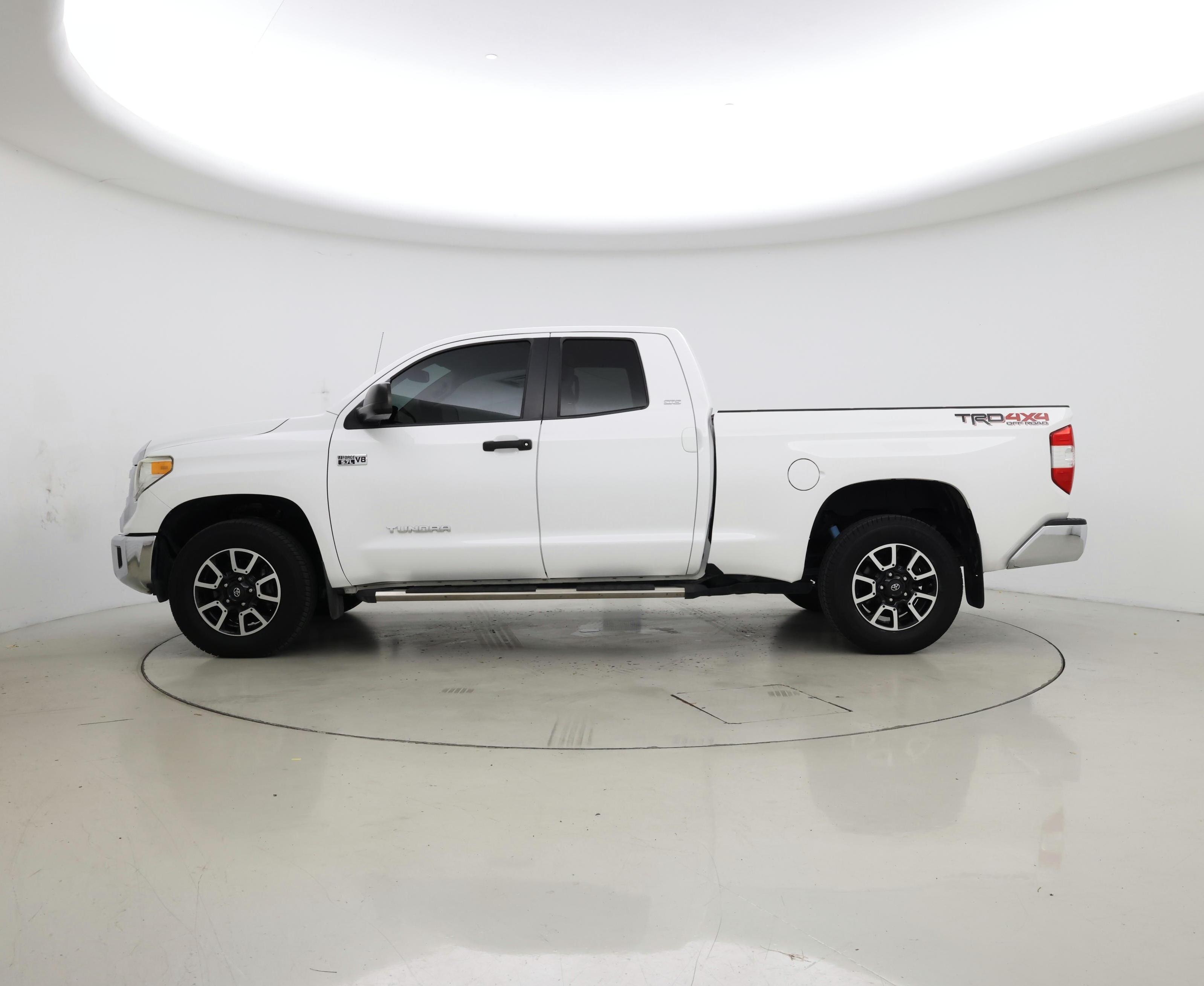 Thumbnail: 2017 Toyota Tundra - 3