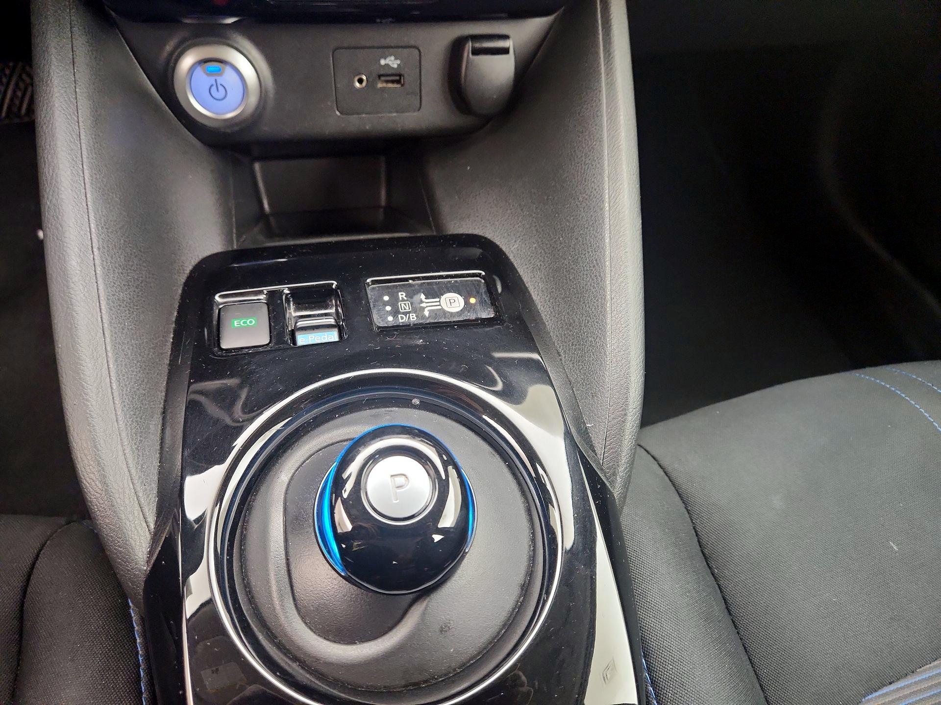 Thumbnail: 2018 Nissan Leaf - 17
