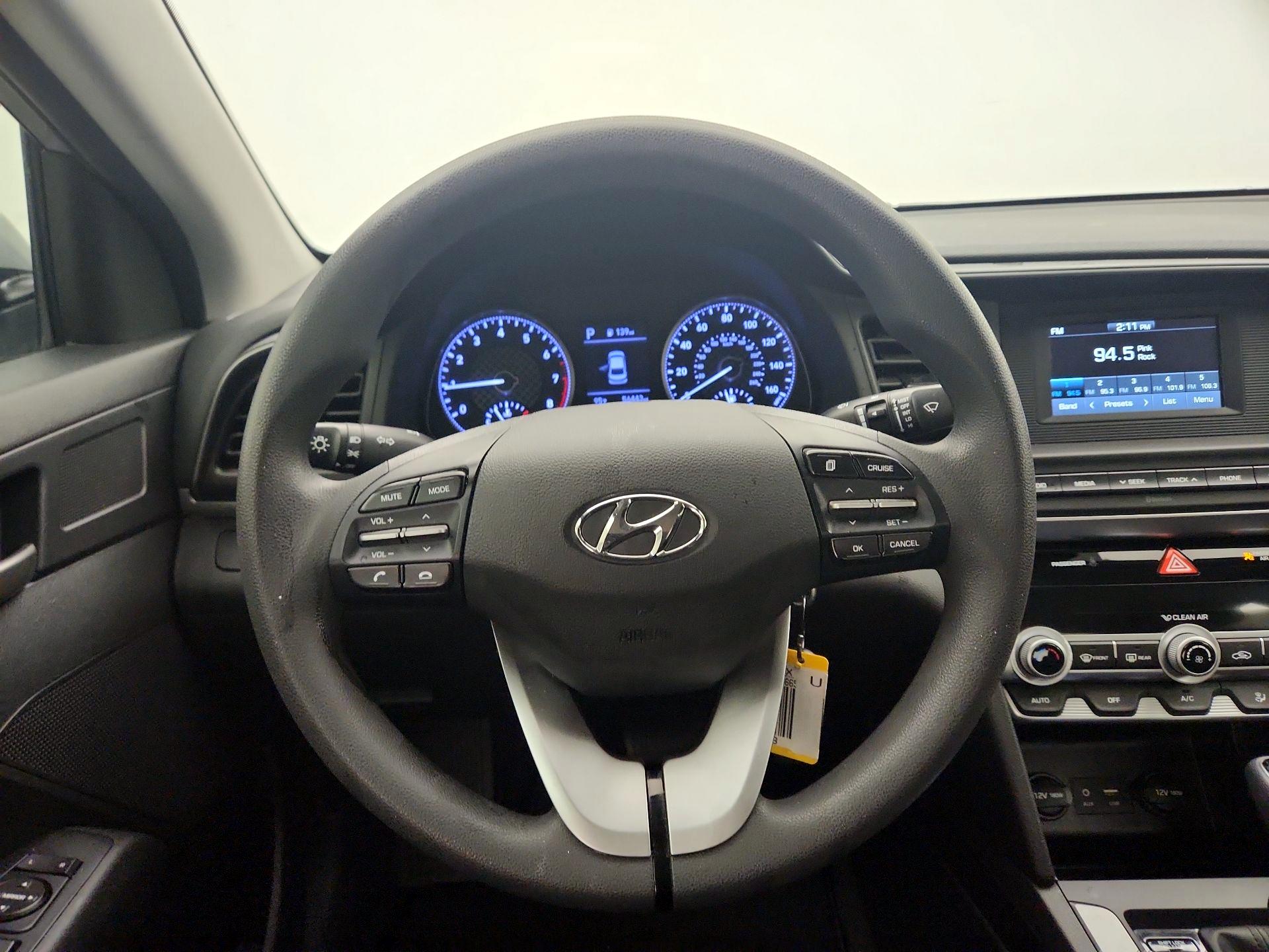 Thumbnail: 2020 Hyundai Elantra - 10
