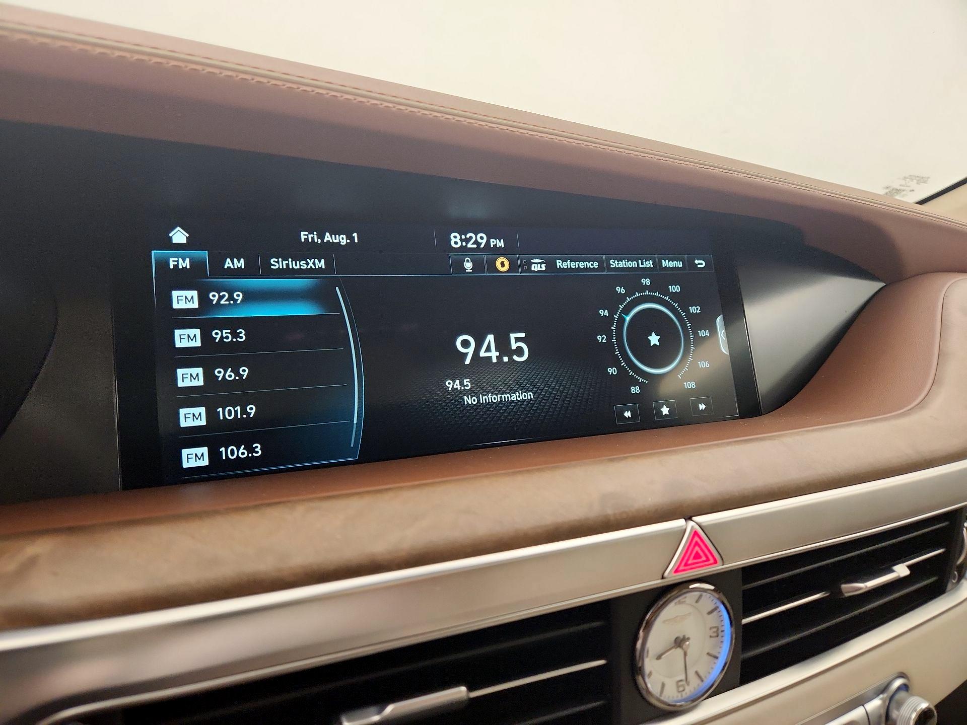 Thumbnail: 2021 Genesis G90 - 16