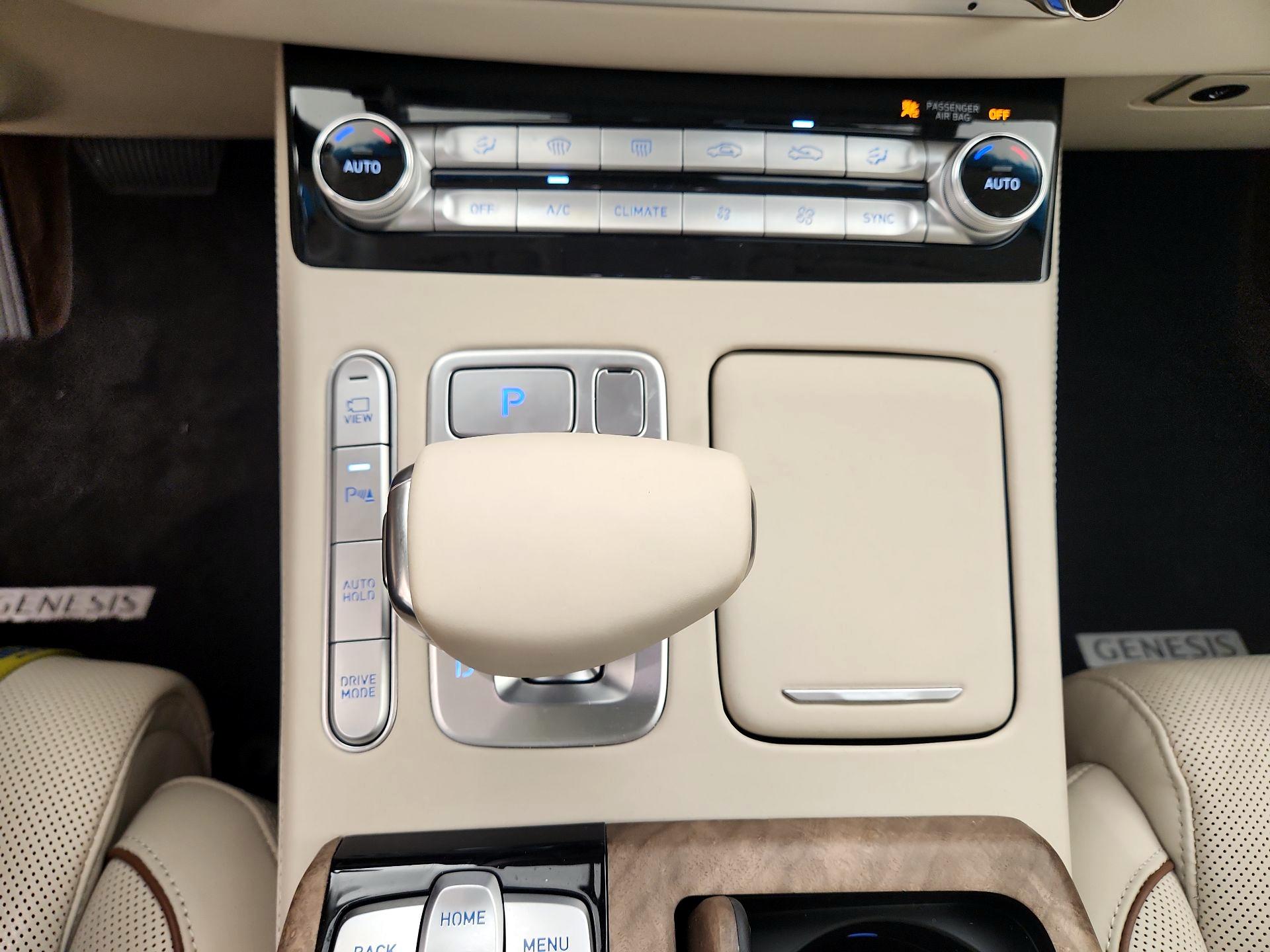Thumbnail: 2021 Genesis G90 - 18