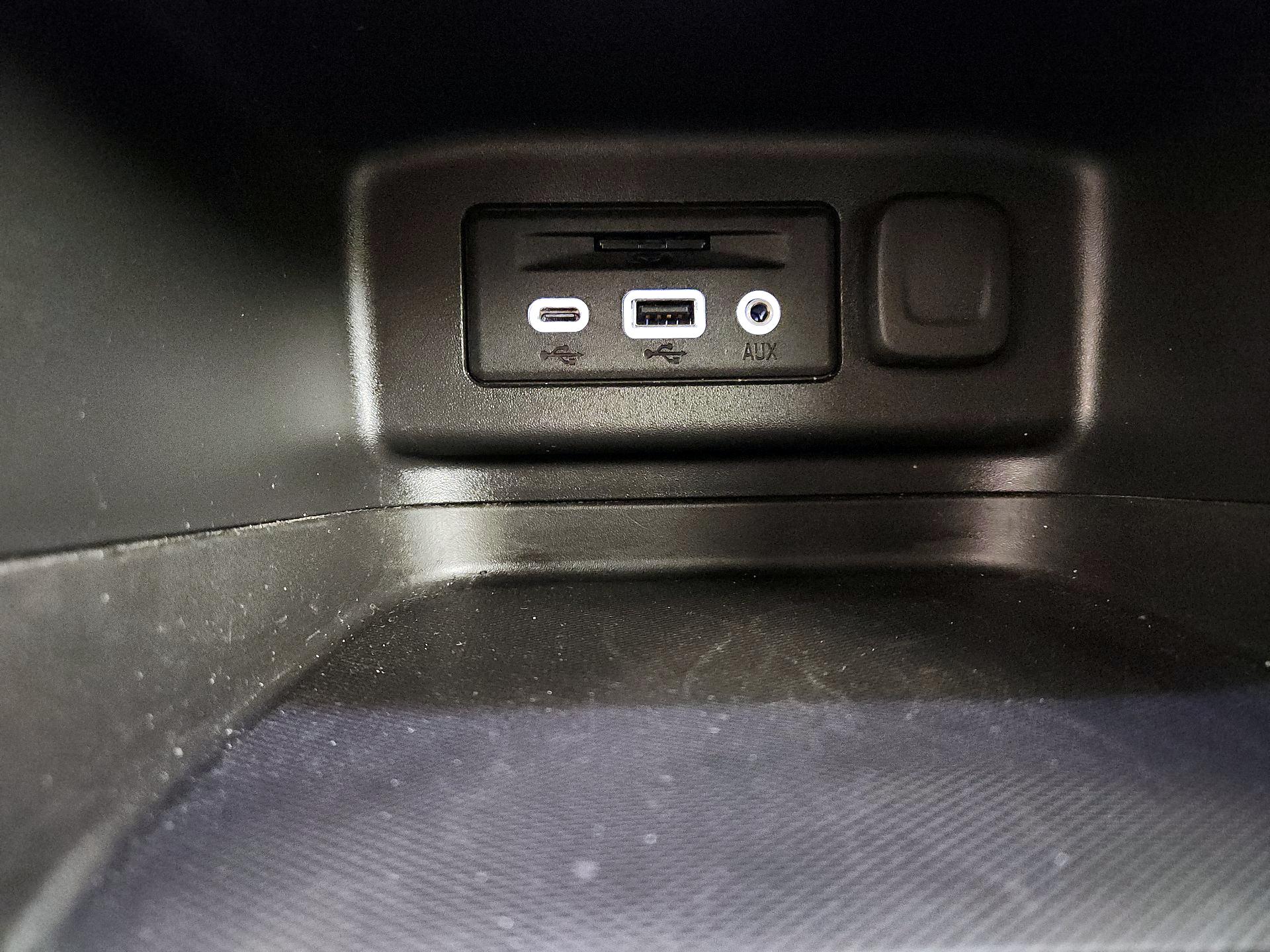Thumbnail: 2020 Chevrolet Equinox - 19