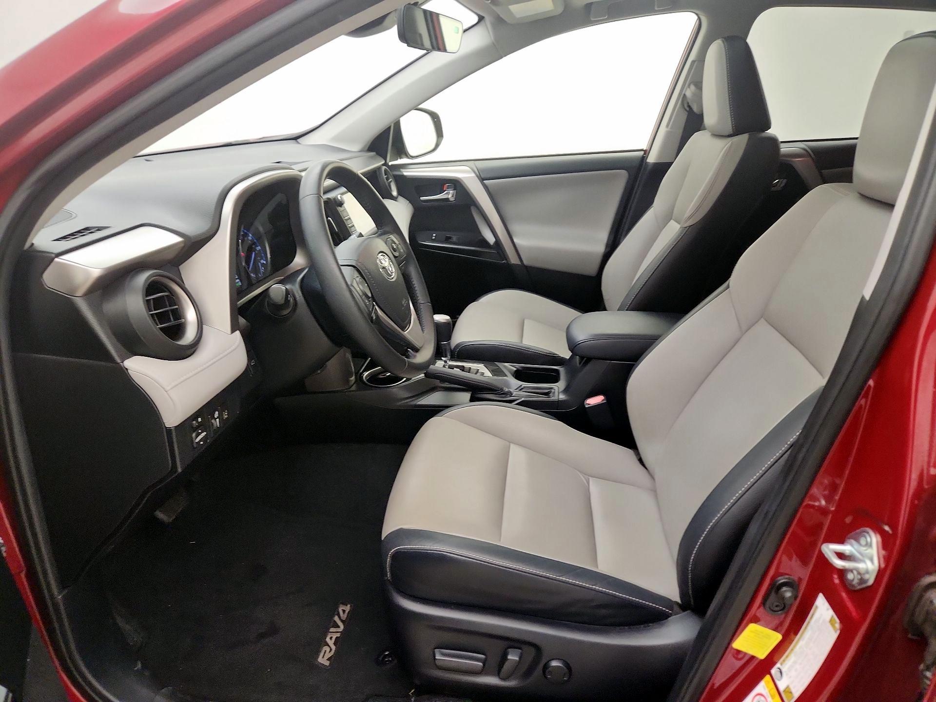 Thumbnail: 2018 Toyota RAV4 - 11