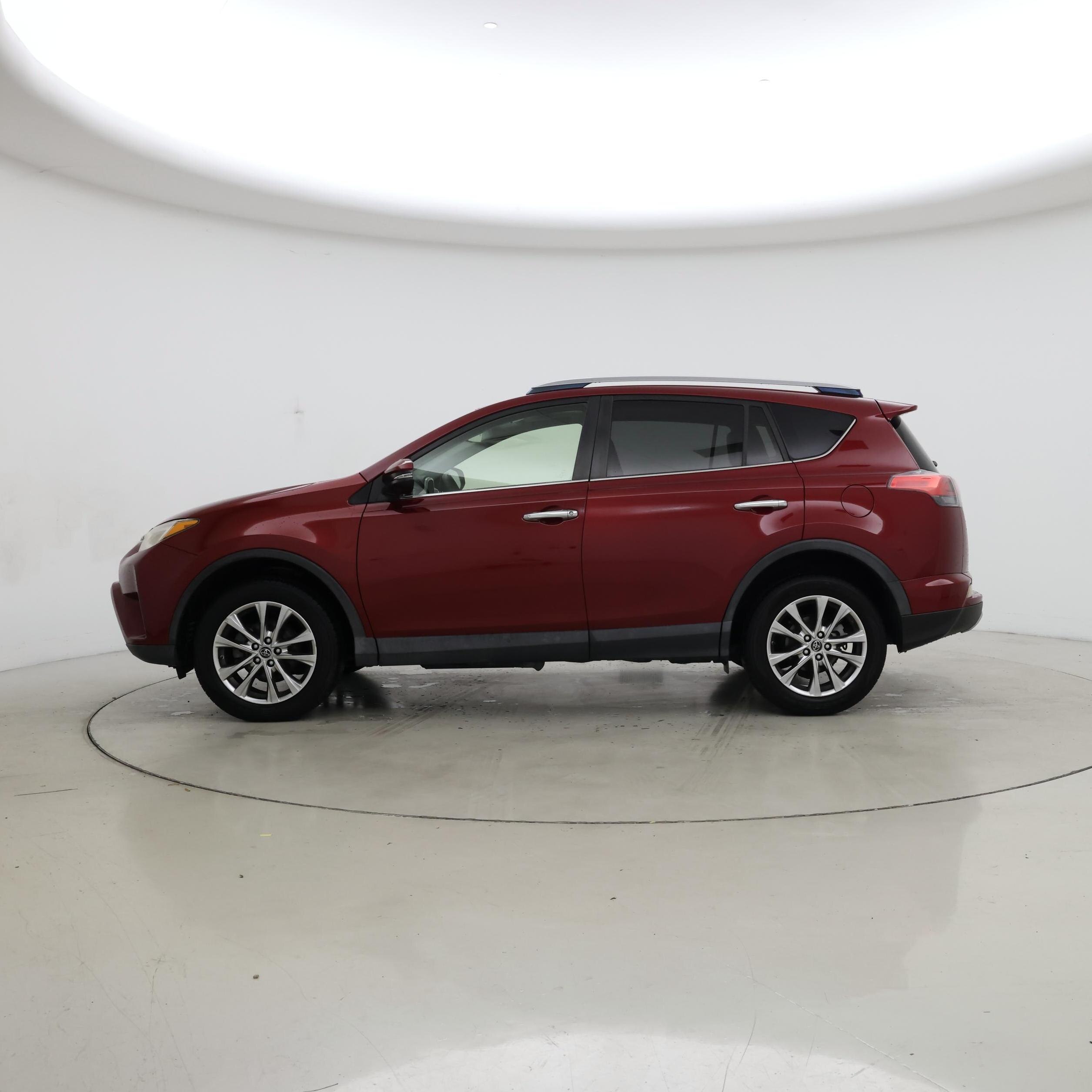 Thumbnail: 2018 Toyota RAV4 - 3