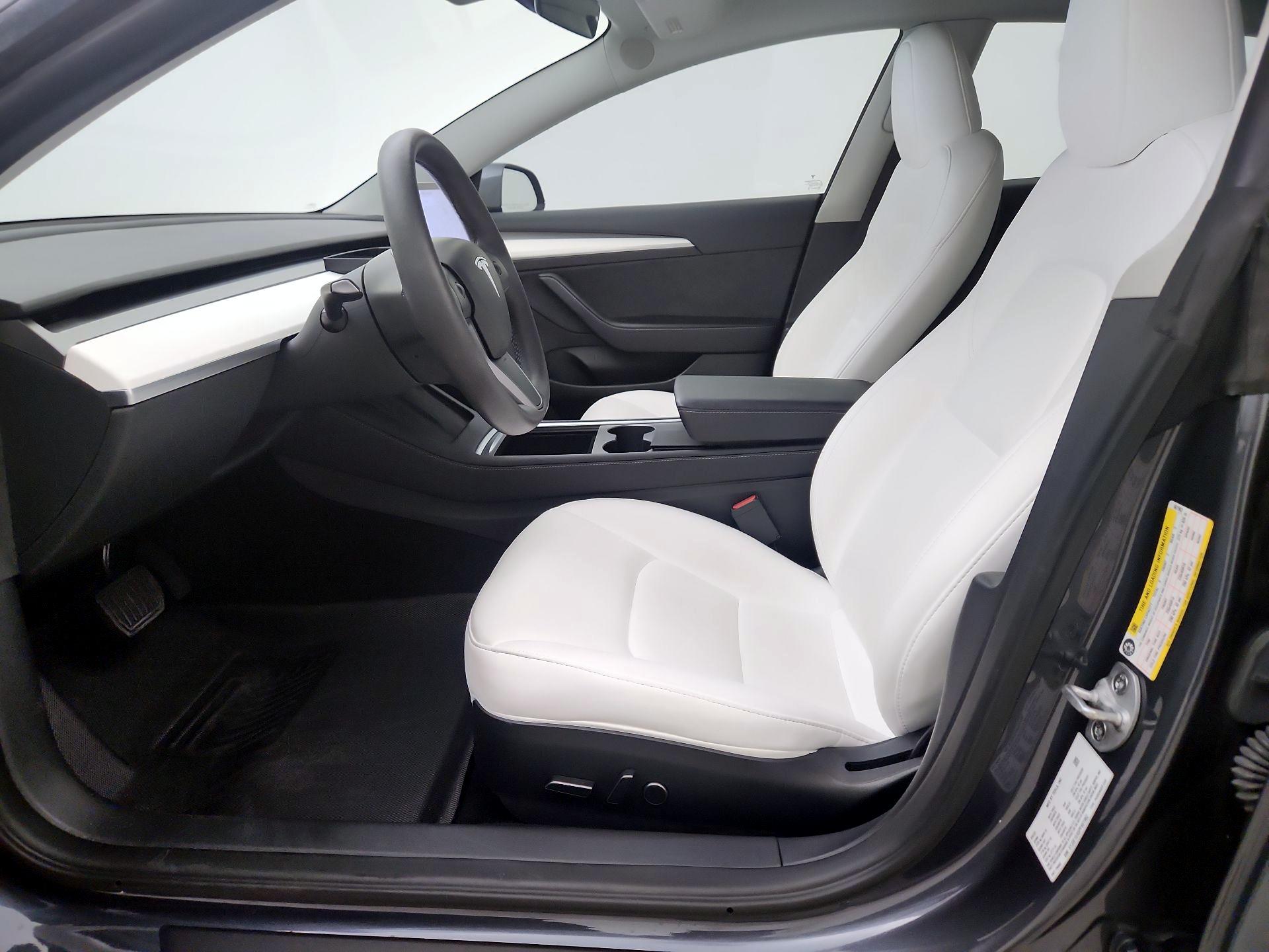 Thumbnail: 2023 Tesla Model 3 - 11