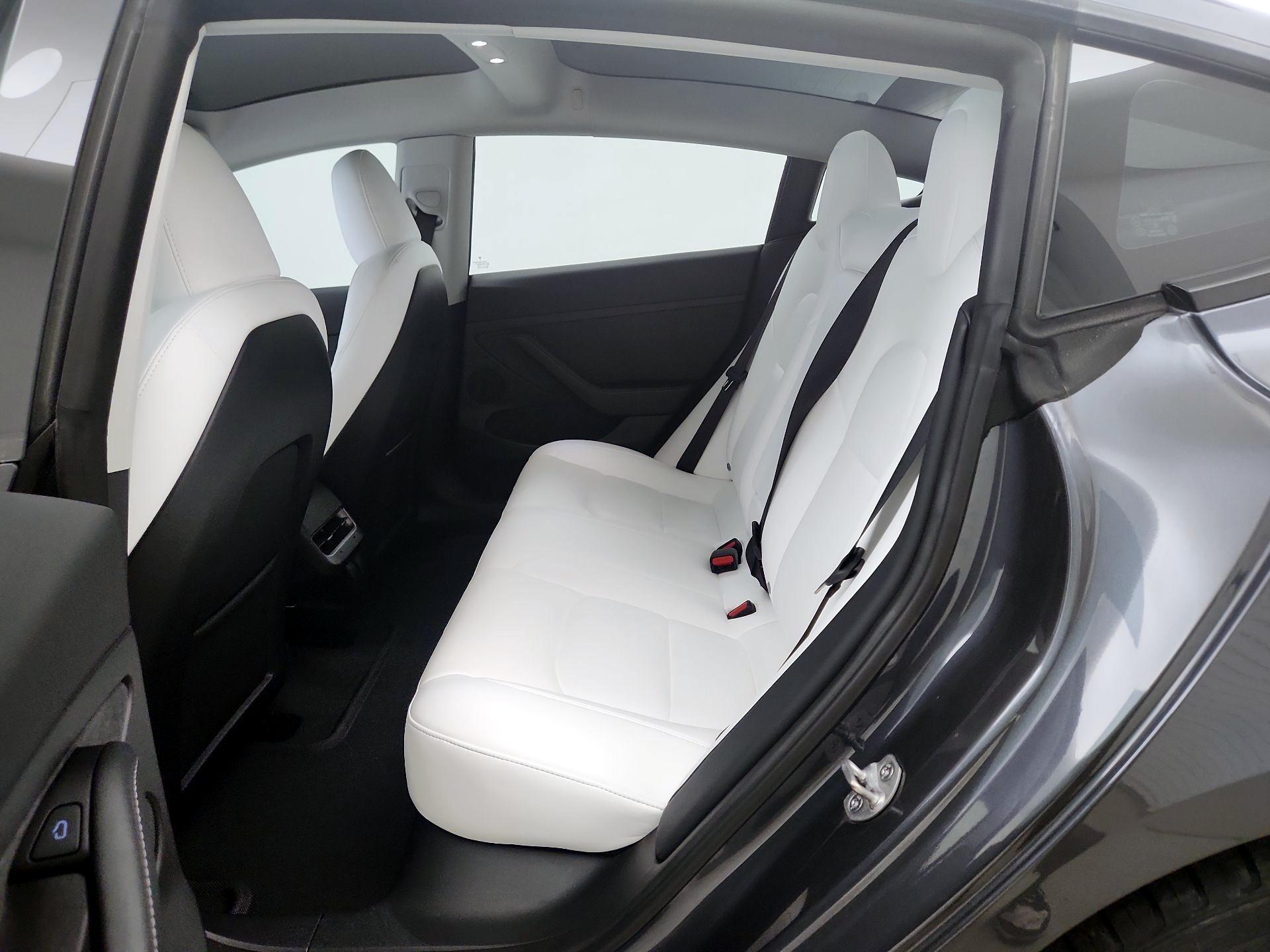 Thumbnail: 2023 Tesla Model 3 - 19