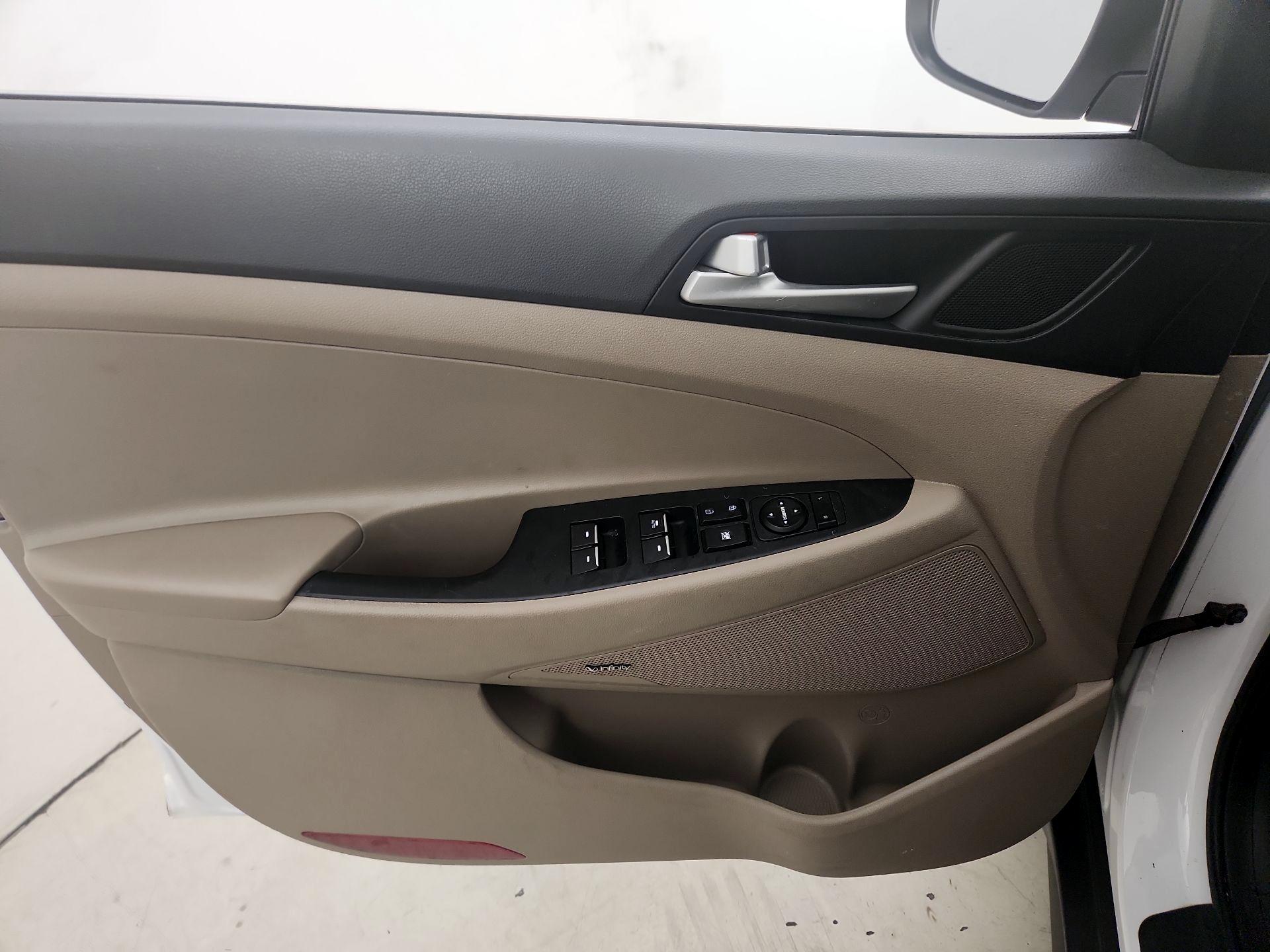 Thumbnail: 2019 Hyundai Tucson - 12