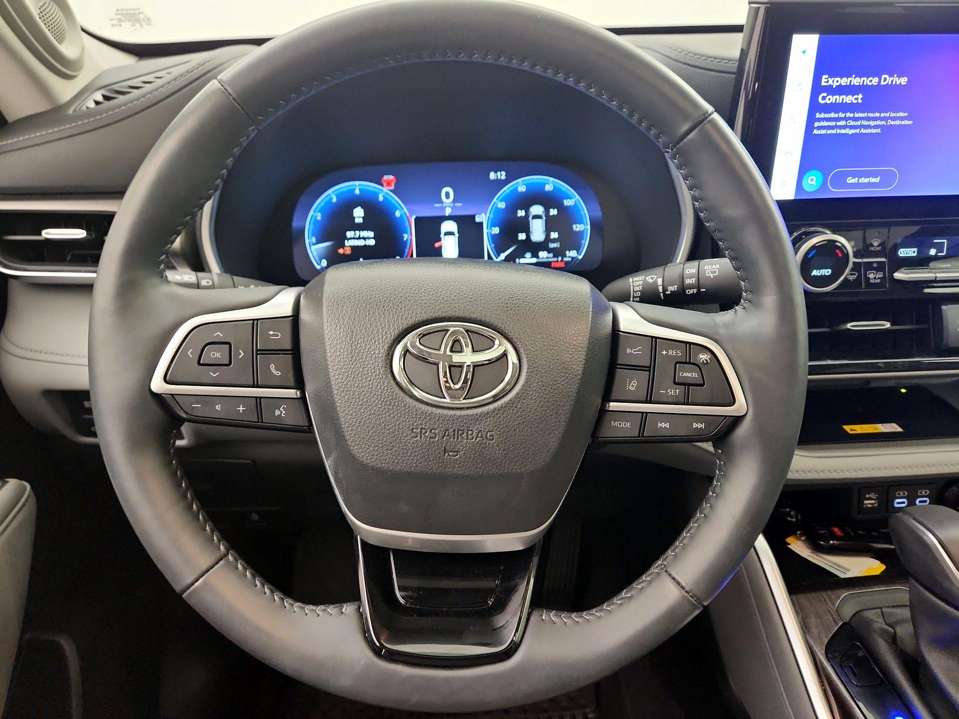 Thumbnail: 2024 Toyota Highlander - 10