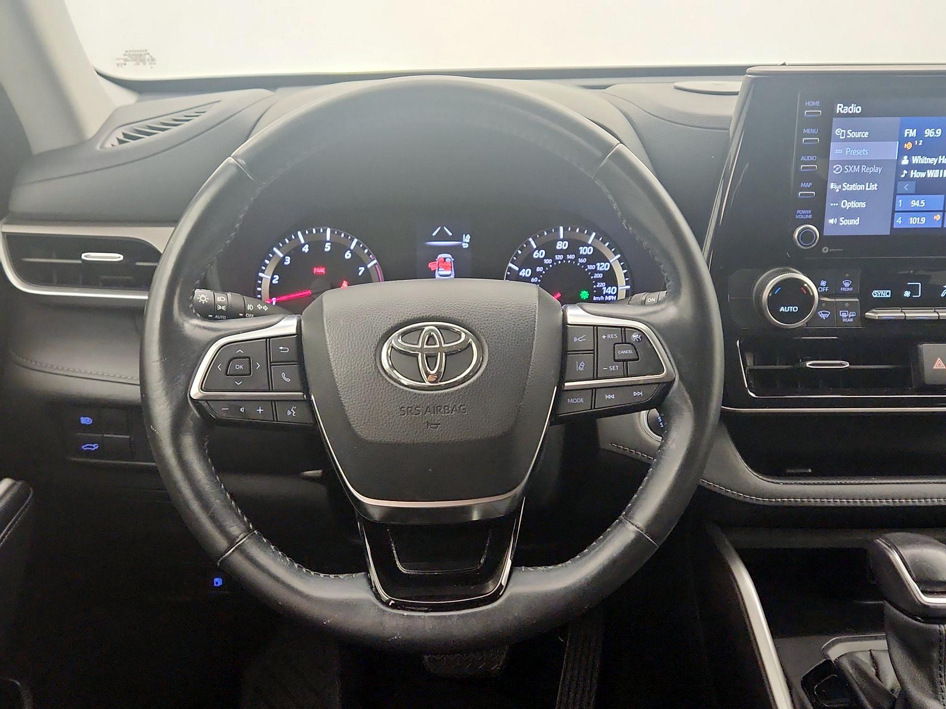 Thumbnail: 2021 Toyota Highlander - 10