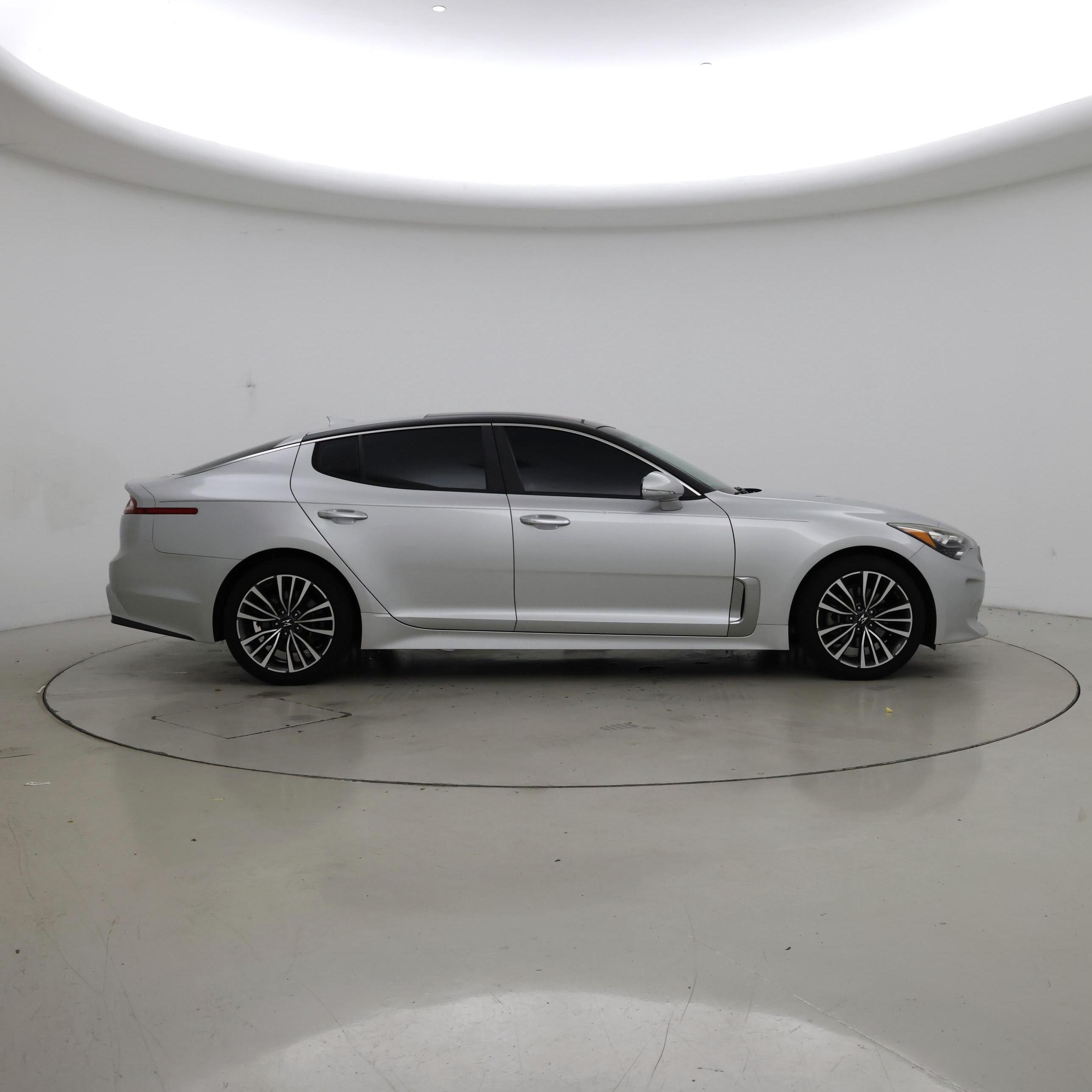Thumbnail: 2018 Kia Stinger - 7