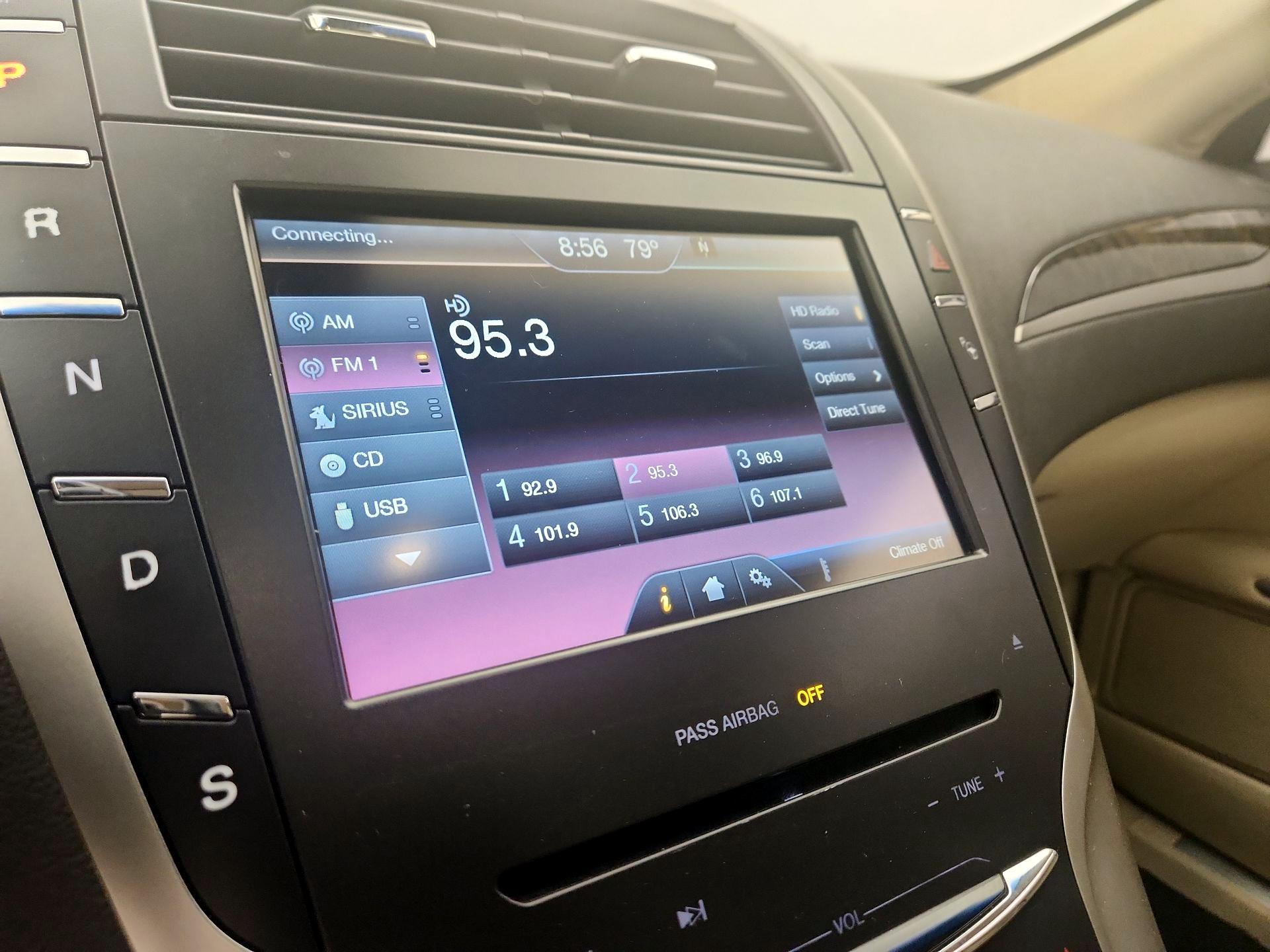 Thumbnail: 2015 Lincoln MKZ - 16