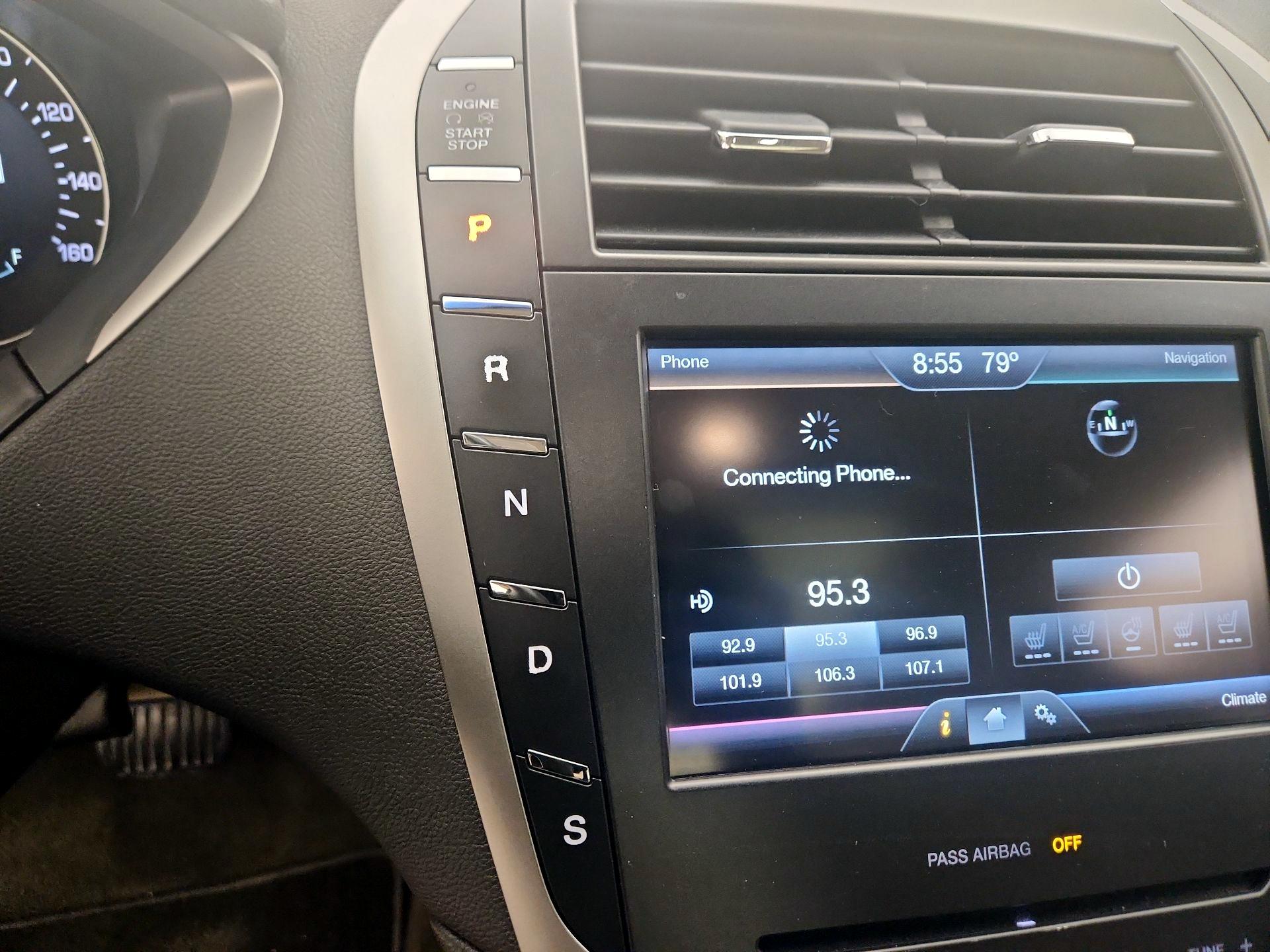 Thumbnail: 2015 Lincoln MKZ - 18
