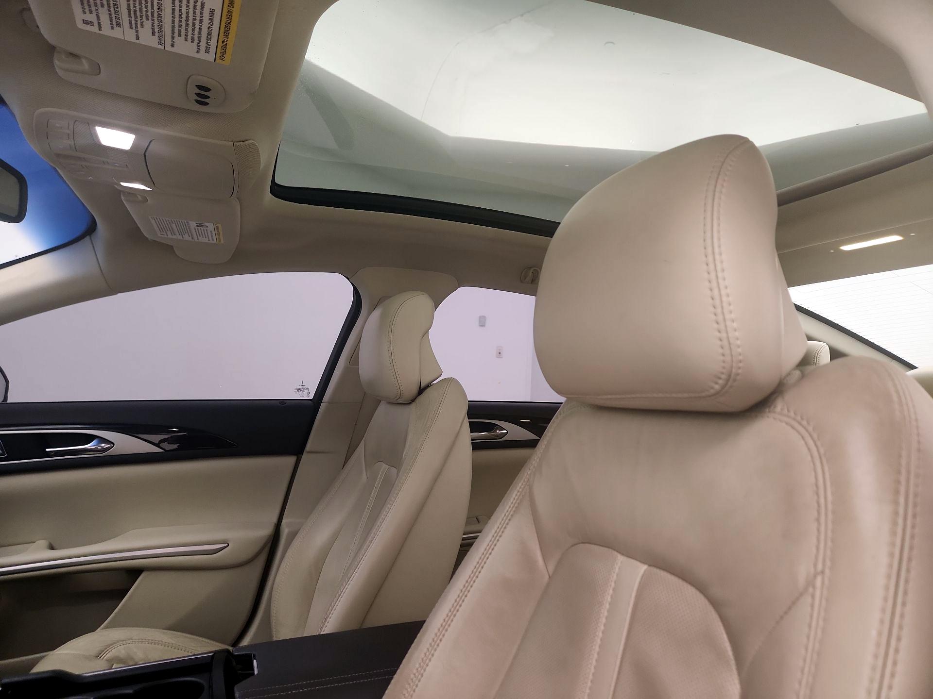 Thumbnail: 2015 Lincoln MKZ - 20