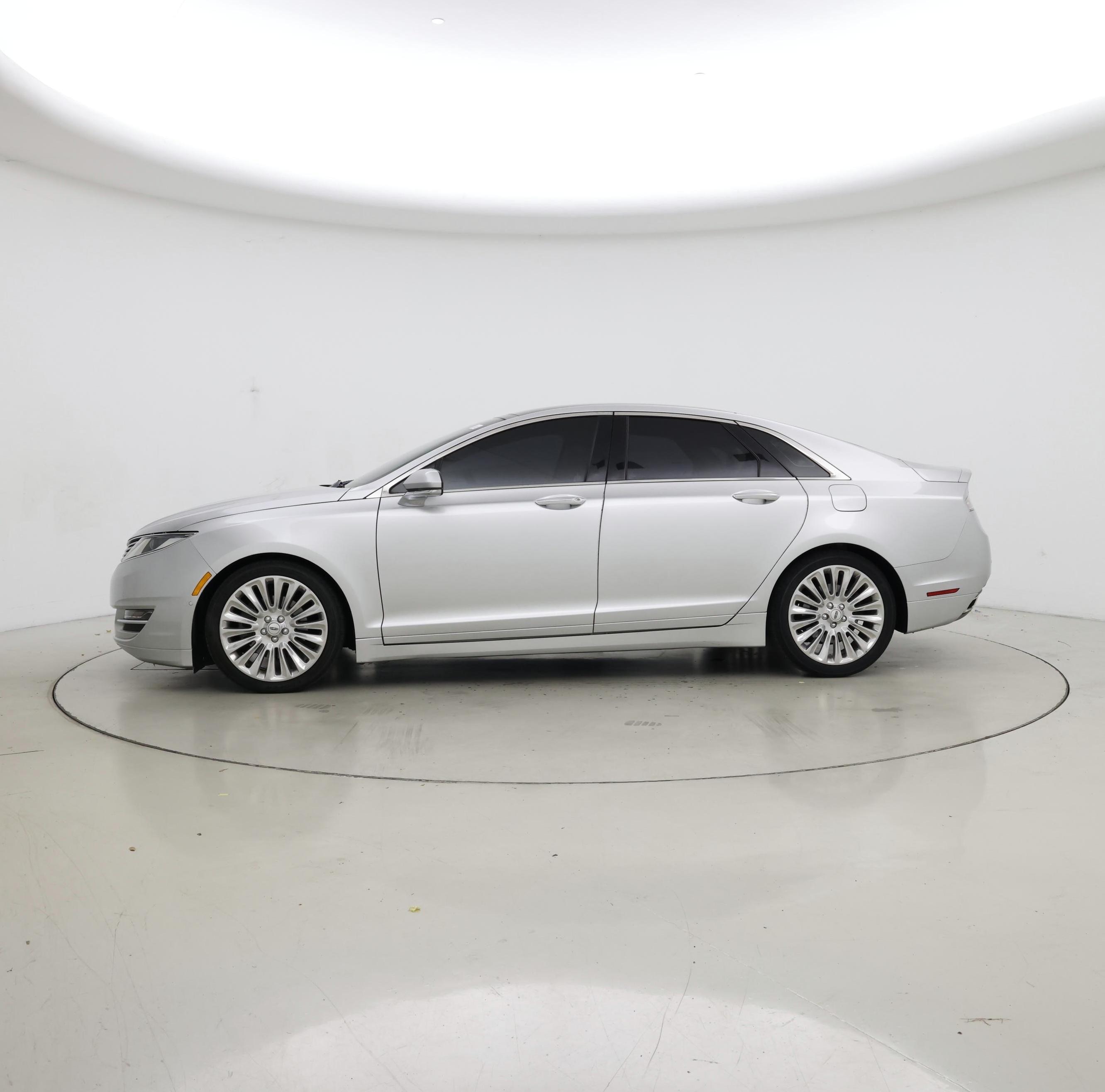 Thumbnail: 2015 Lincoln MKZ - 3
