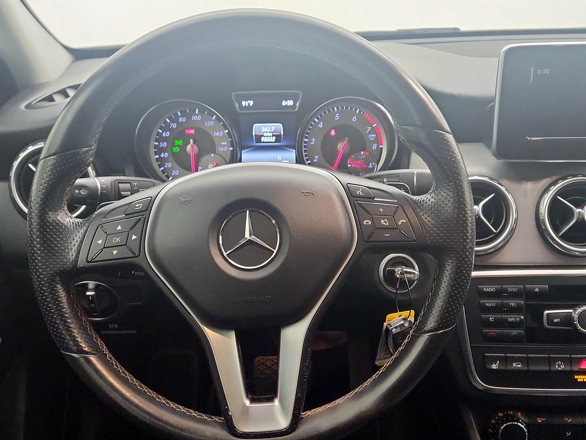 Thumbnail: 2015 Mercedes-Benz GLA - 10