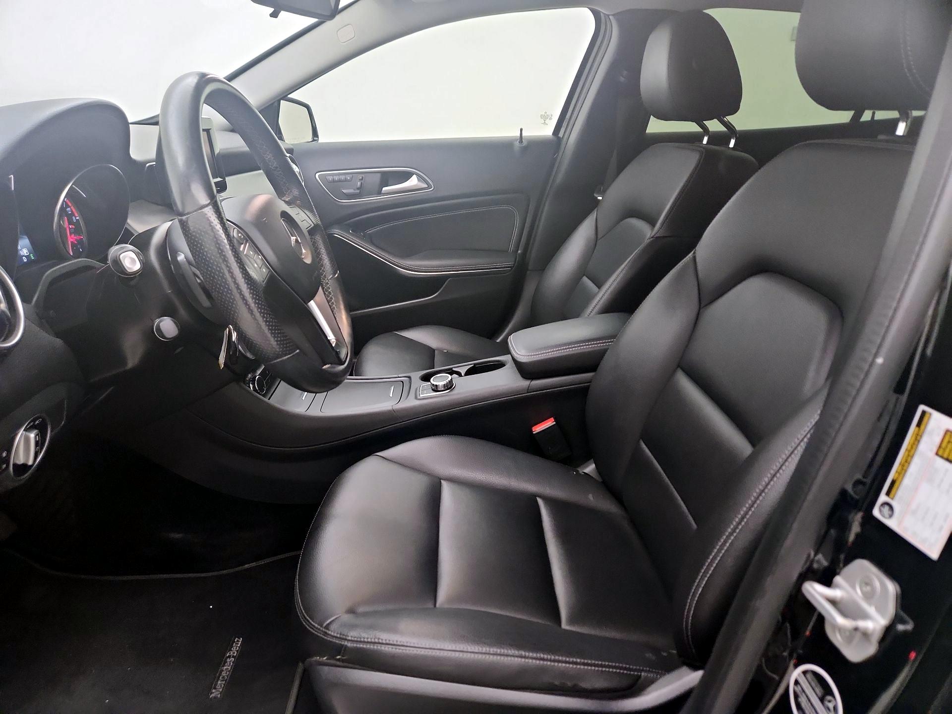 Thumbnail: 2015 Mercedes-Benz GLA - 11