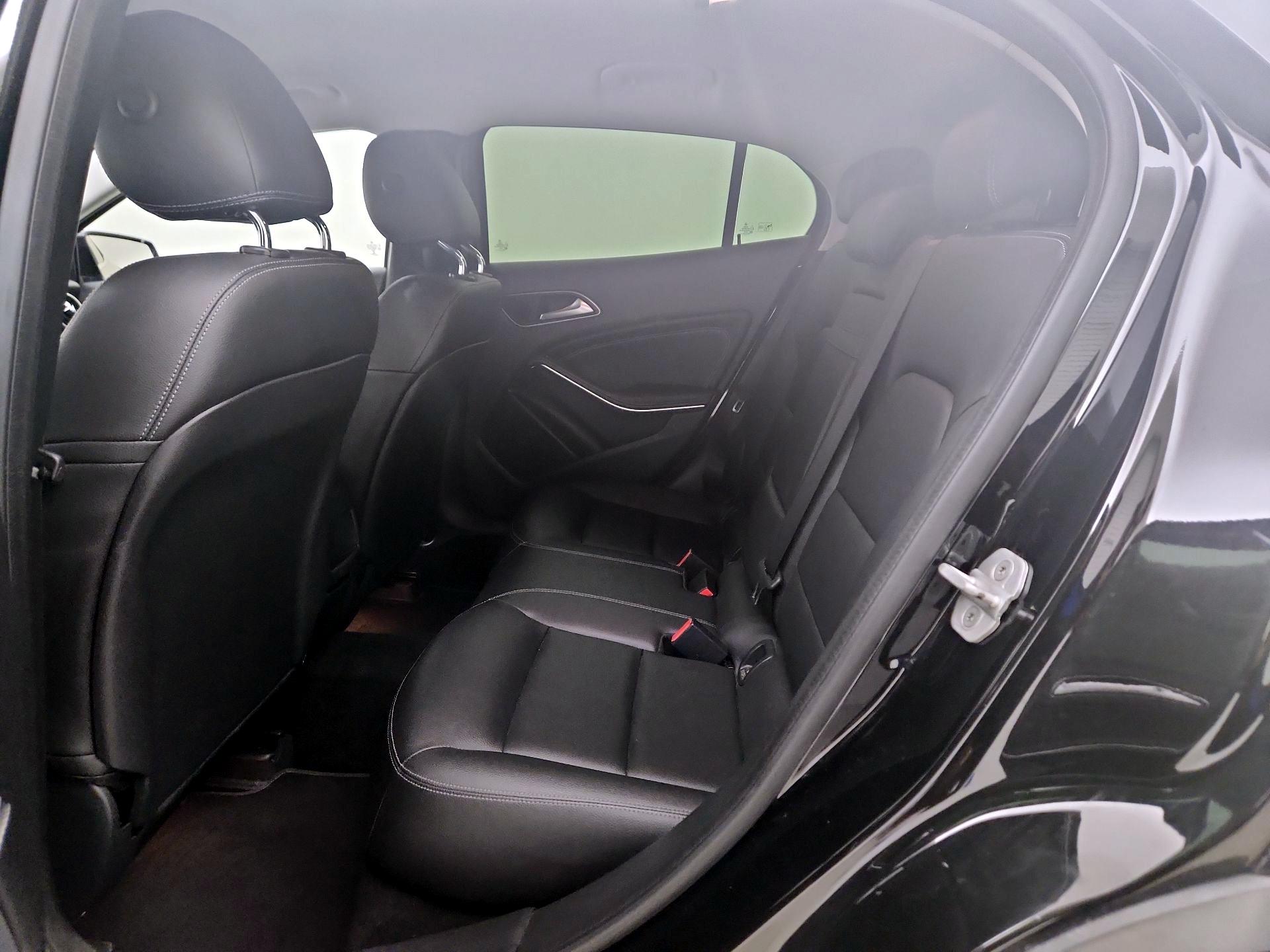 Thumbnail: 2015 Mercedes-Benz GLA - 18