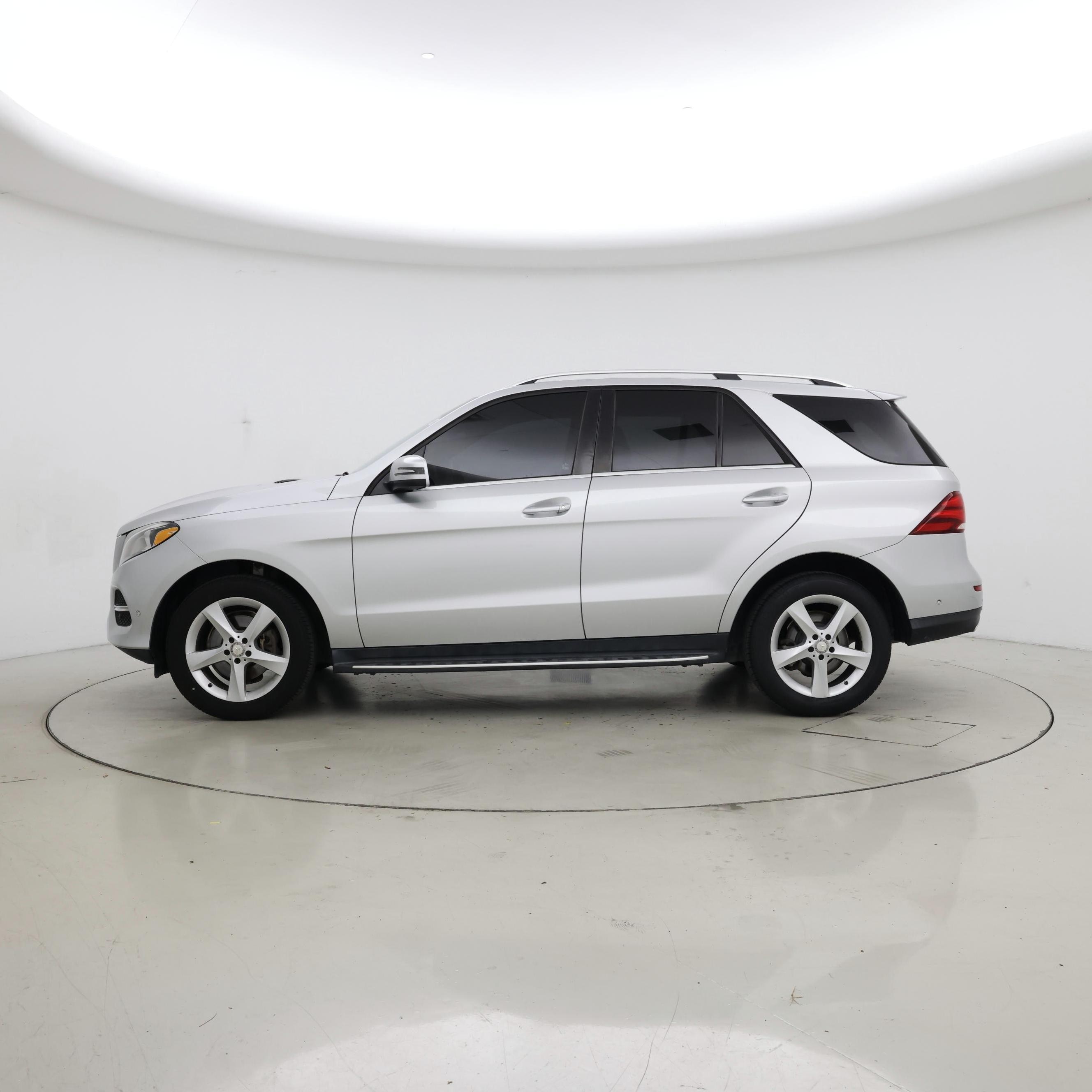 Thumbnail: 2017 Mercedes-Benz GLE - 3