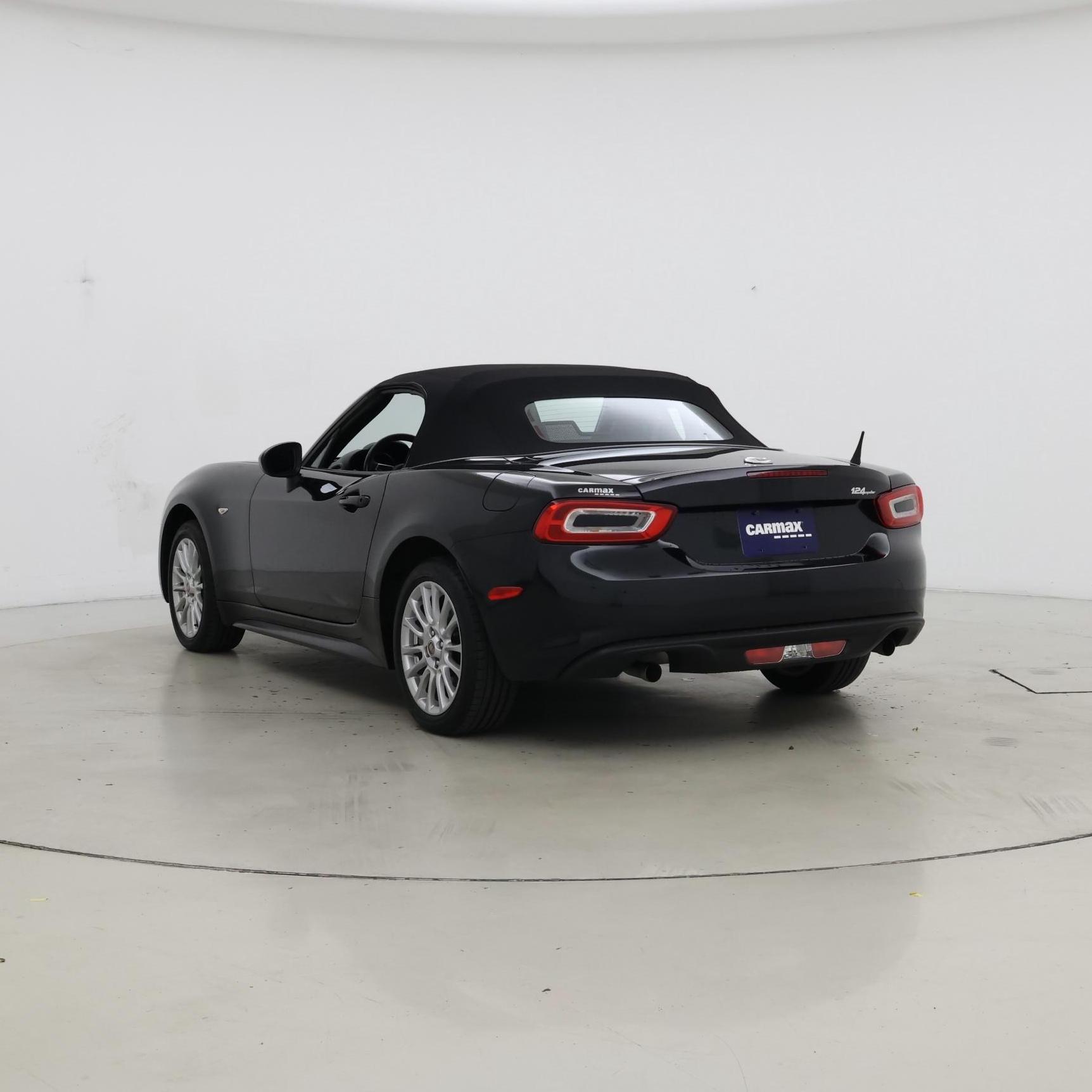 Thumbnail: 2018 Fiat 124 Spider - 2