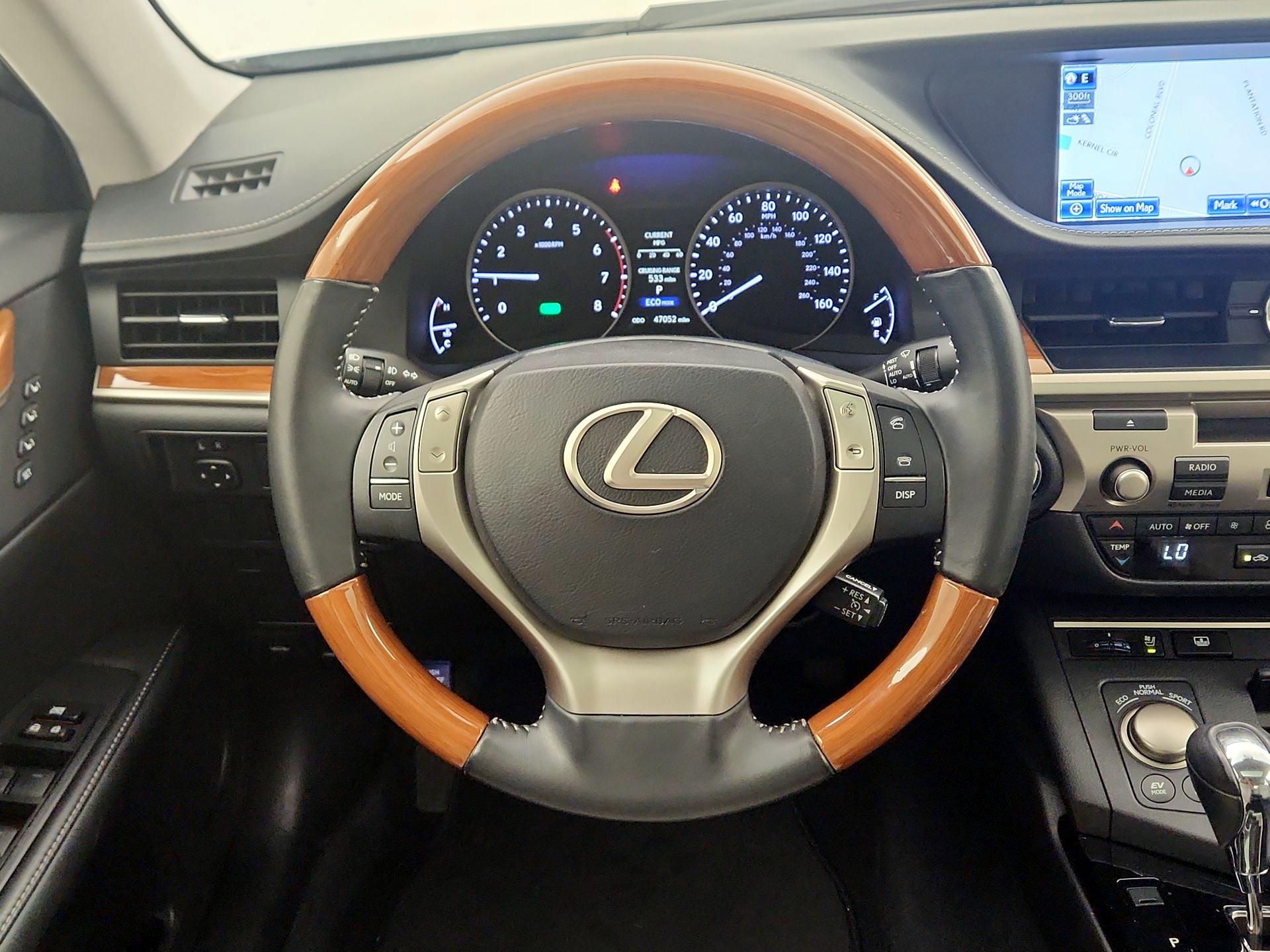 Thumbnail: 2013 Lexus ES - 10