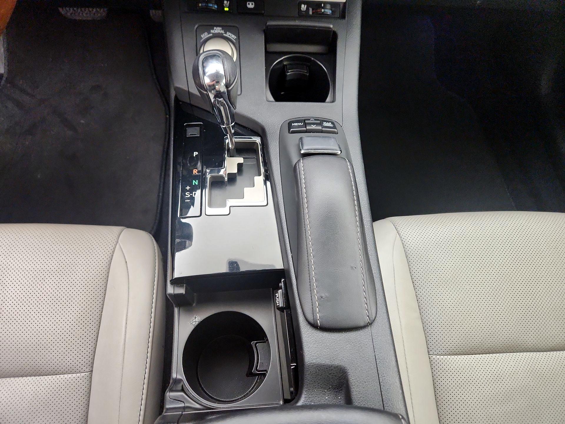 Thumbnail: 2013 Lexus ES - 18