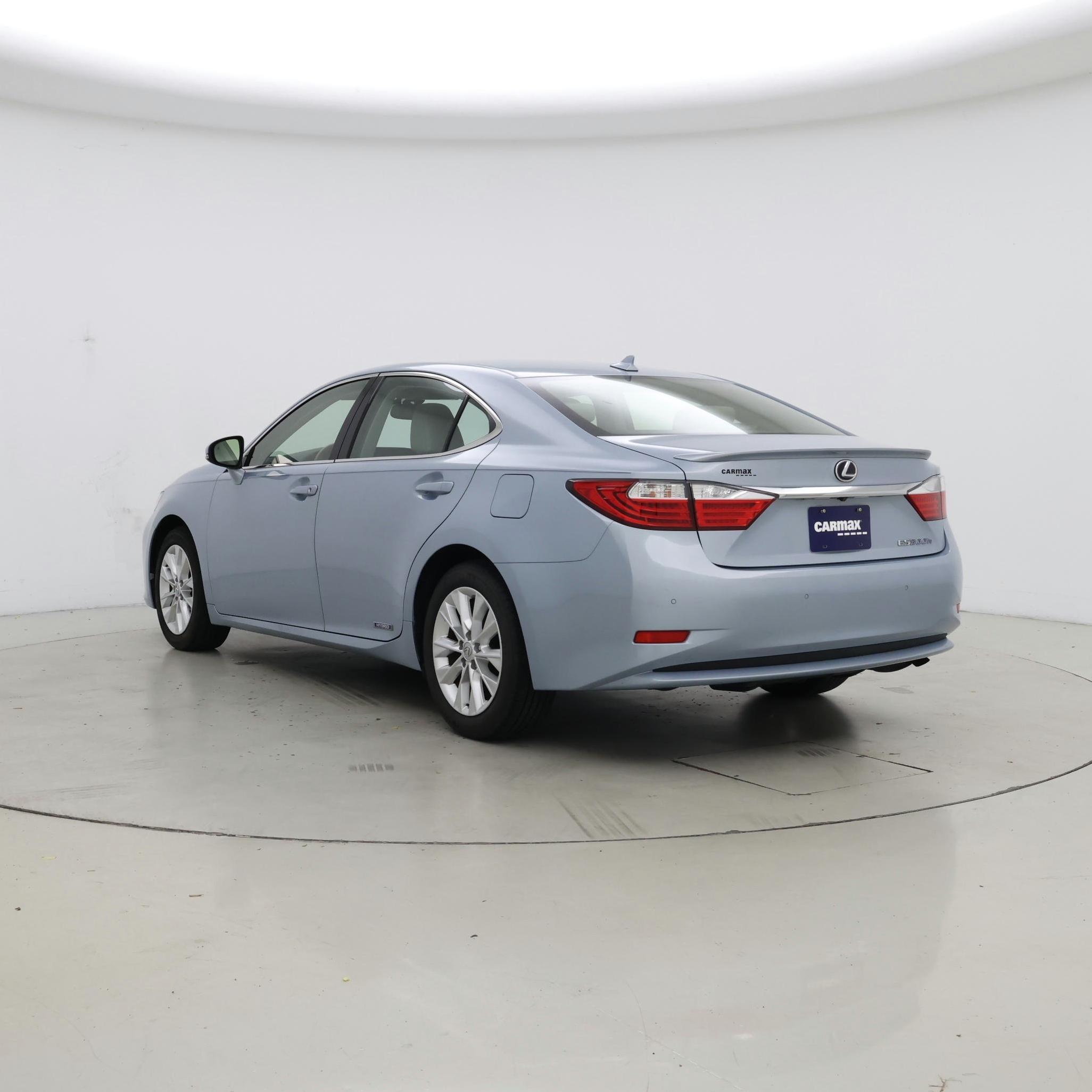 Thumbnail: 2013 Lexus ES - 2