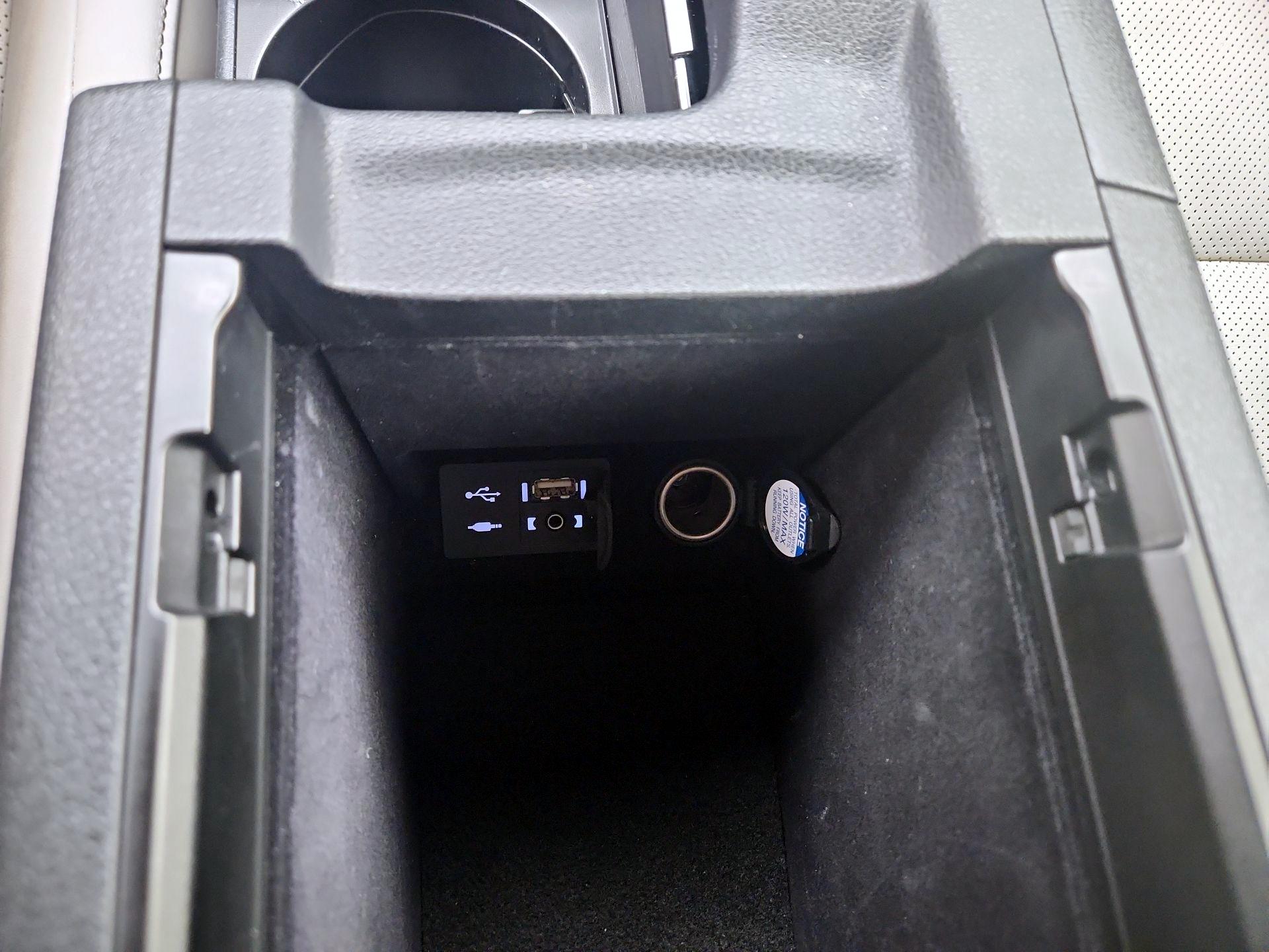Thumbnail: 2013 Lexus ES - 19