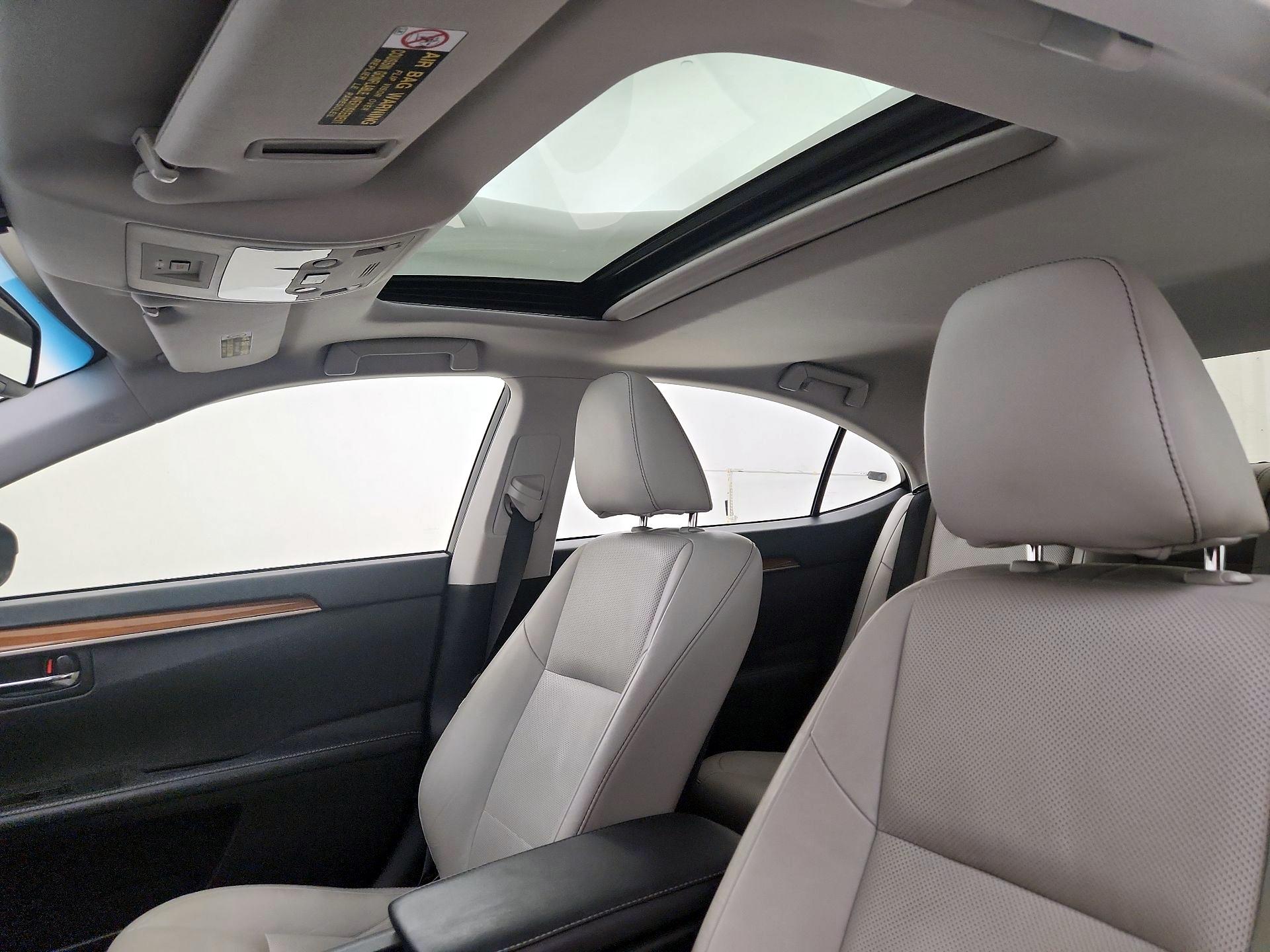 Thumbnail: 2013 Lexus ES - 20