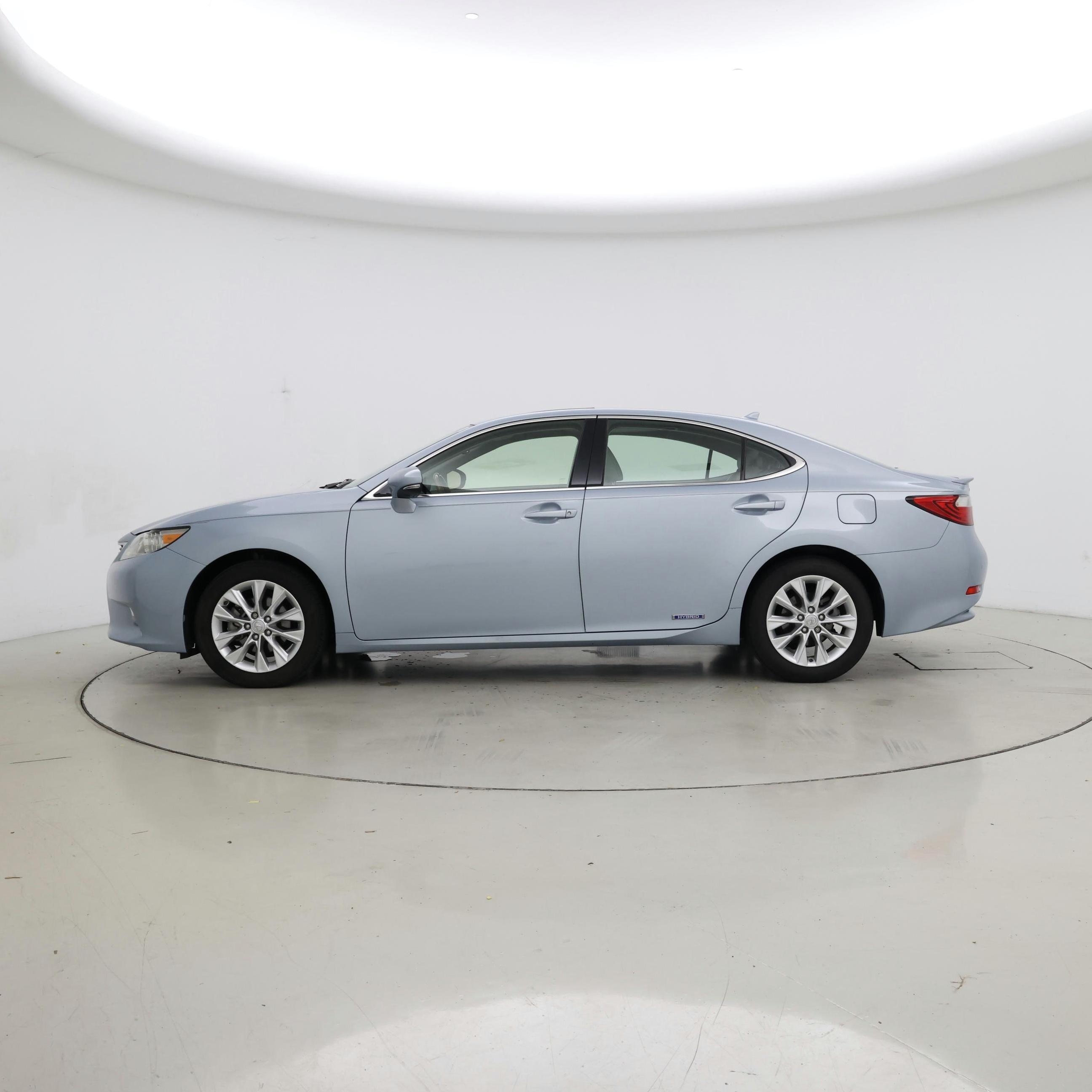Thumbnail: 2013 Lexus ES - 3