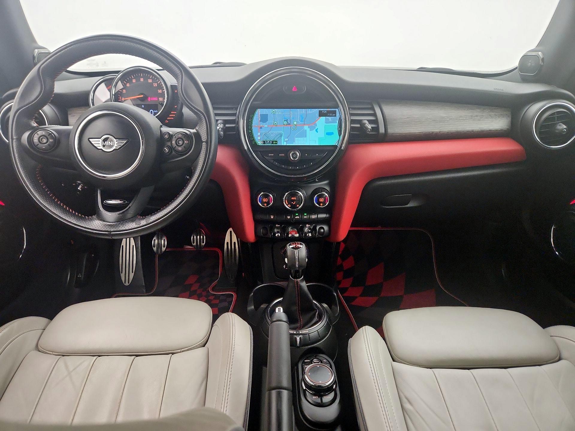 Thumbnail: 2017 MINI Cooper Hardtop - 9