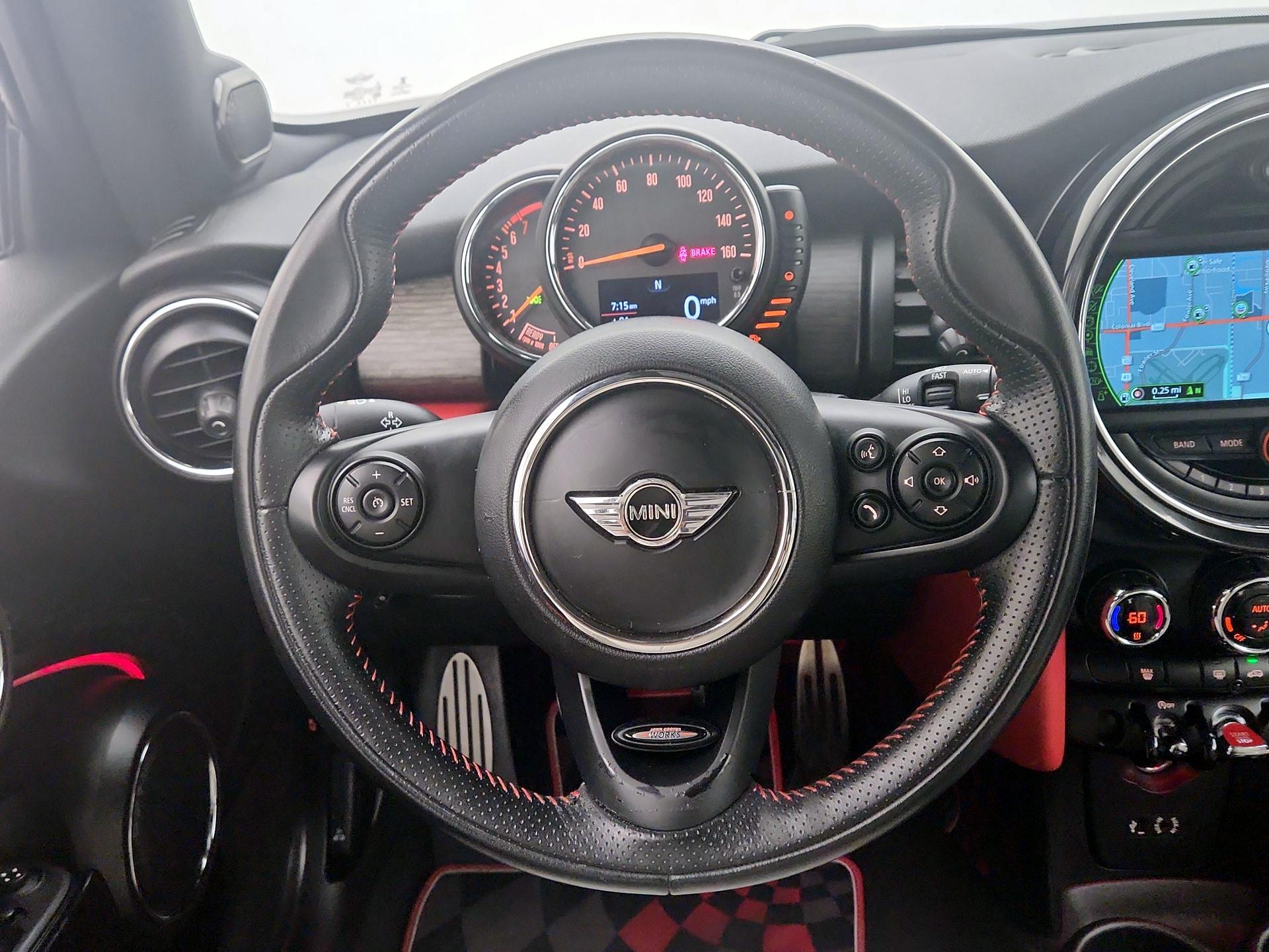 Thumbnail: 2017 MINI Cooper Hardtop - 10