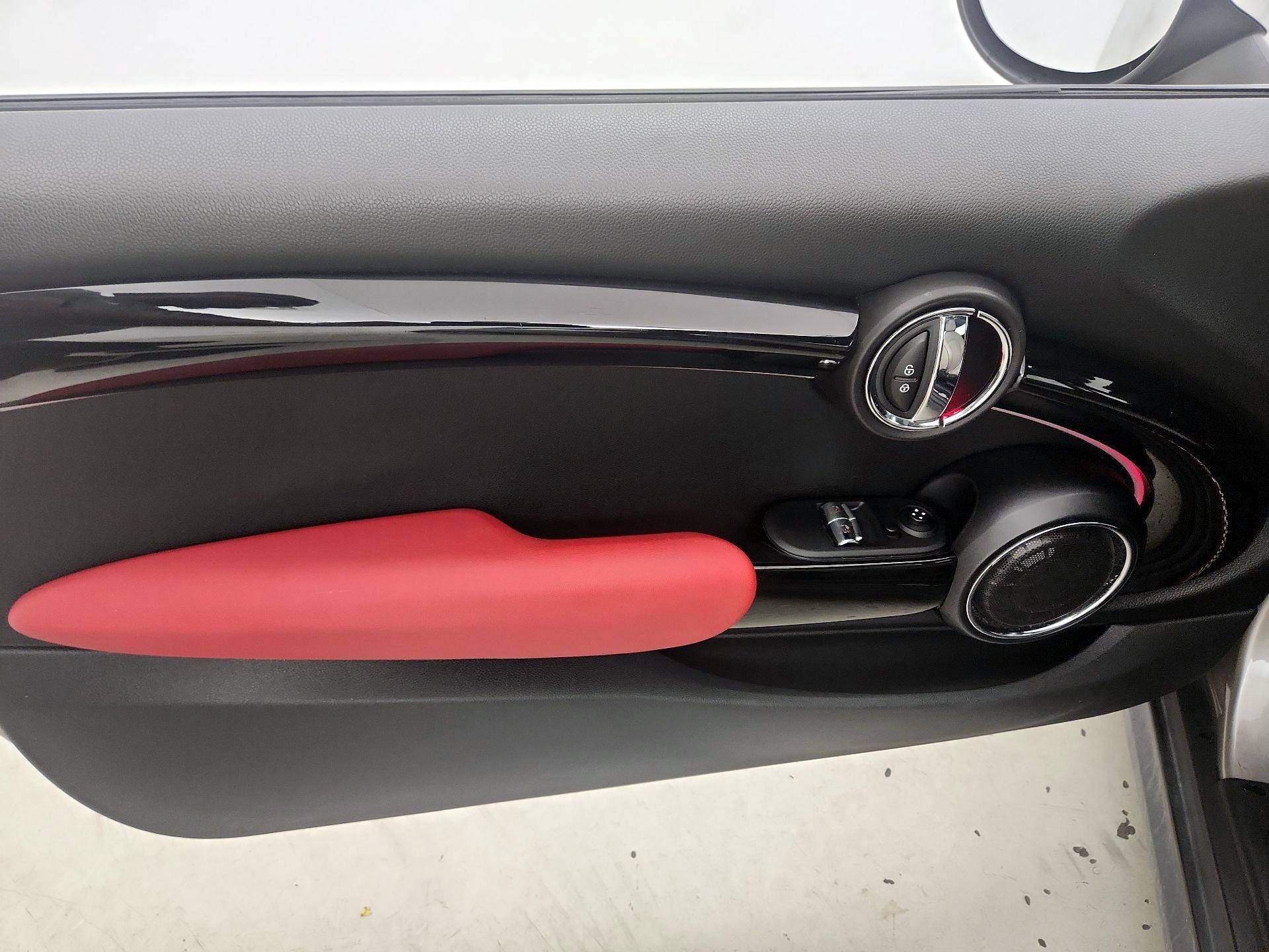 Thumbnail: 2017 MINI Cooper Hardtop - 12