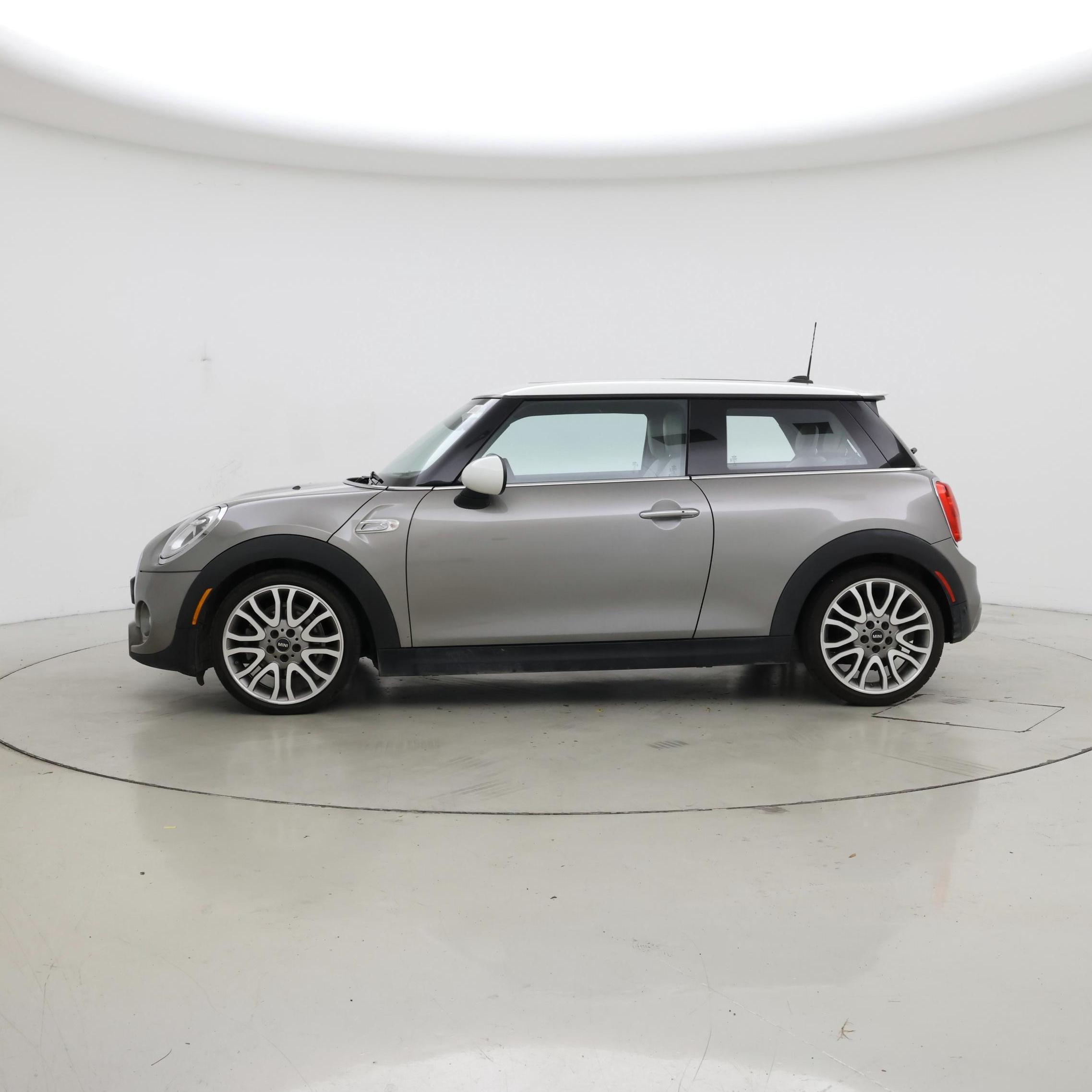 Thumbnail: 2017 MINI Cooper Hardtop - 3