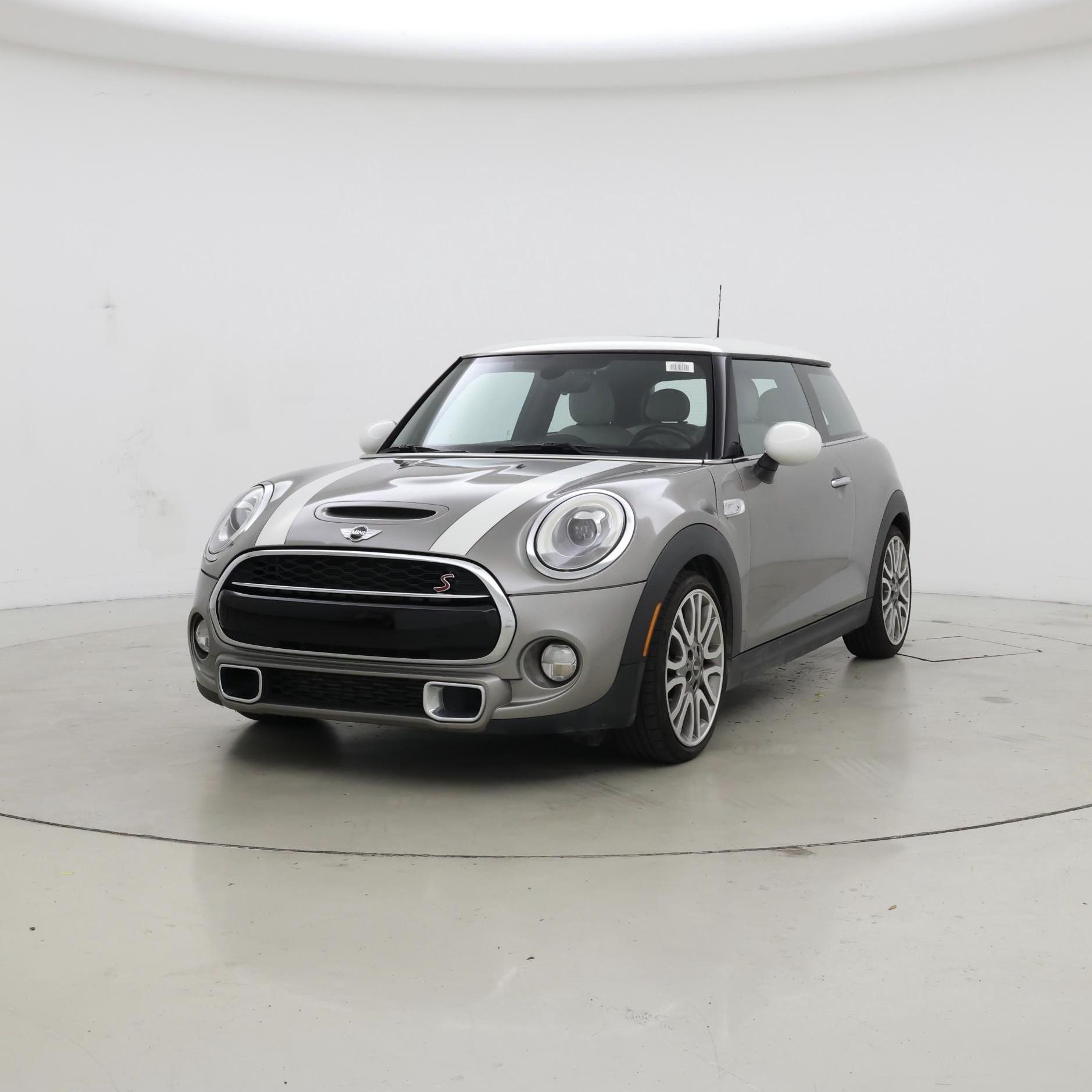 Thumbnail: 2017 MINI Cooper Hardtop - 4