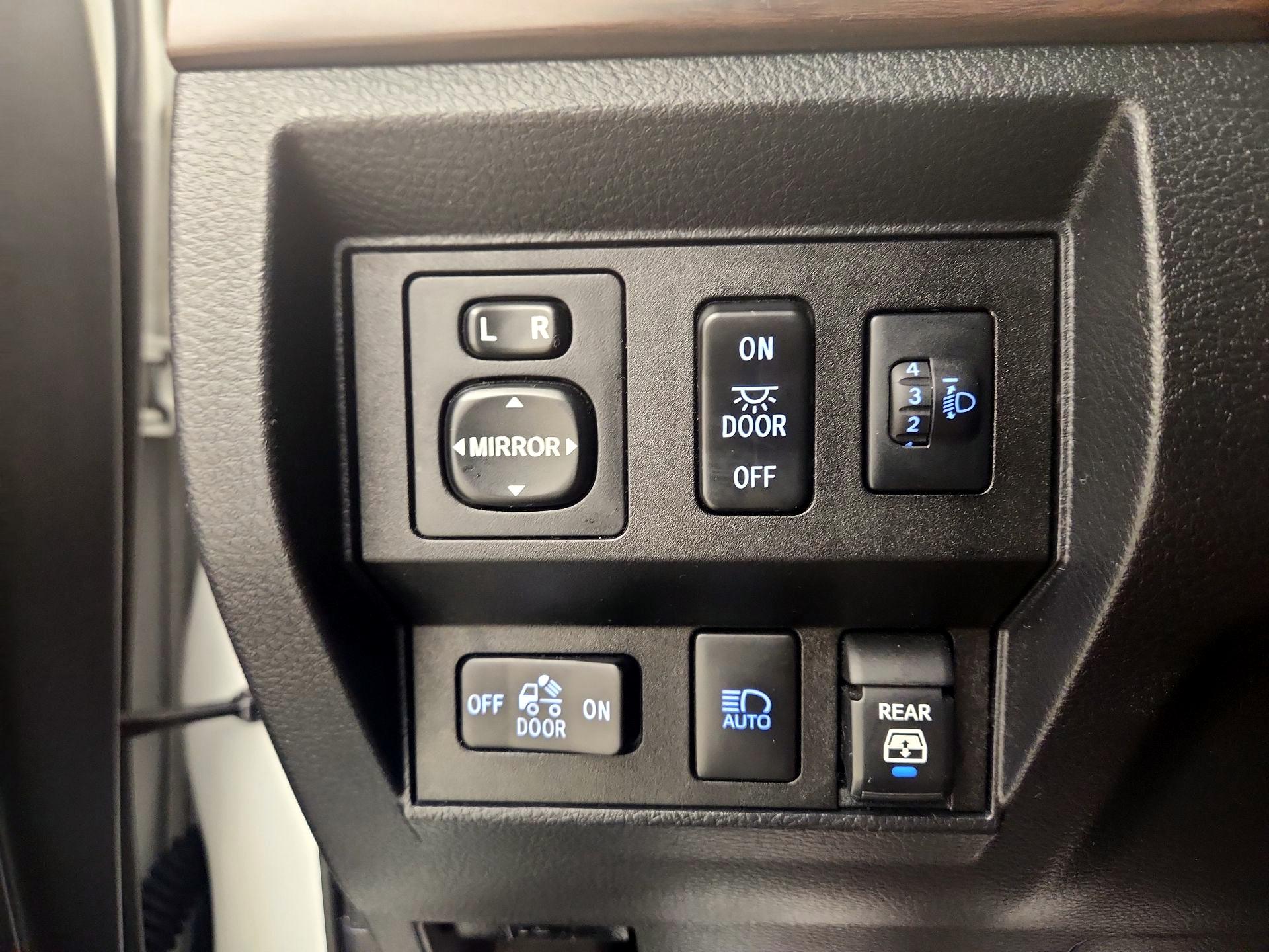 Thumbnail: 2019 Toyota Tundra - 13