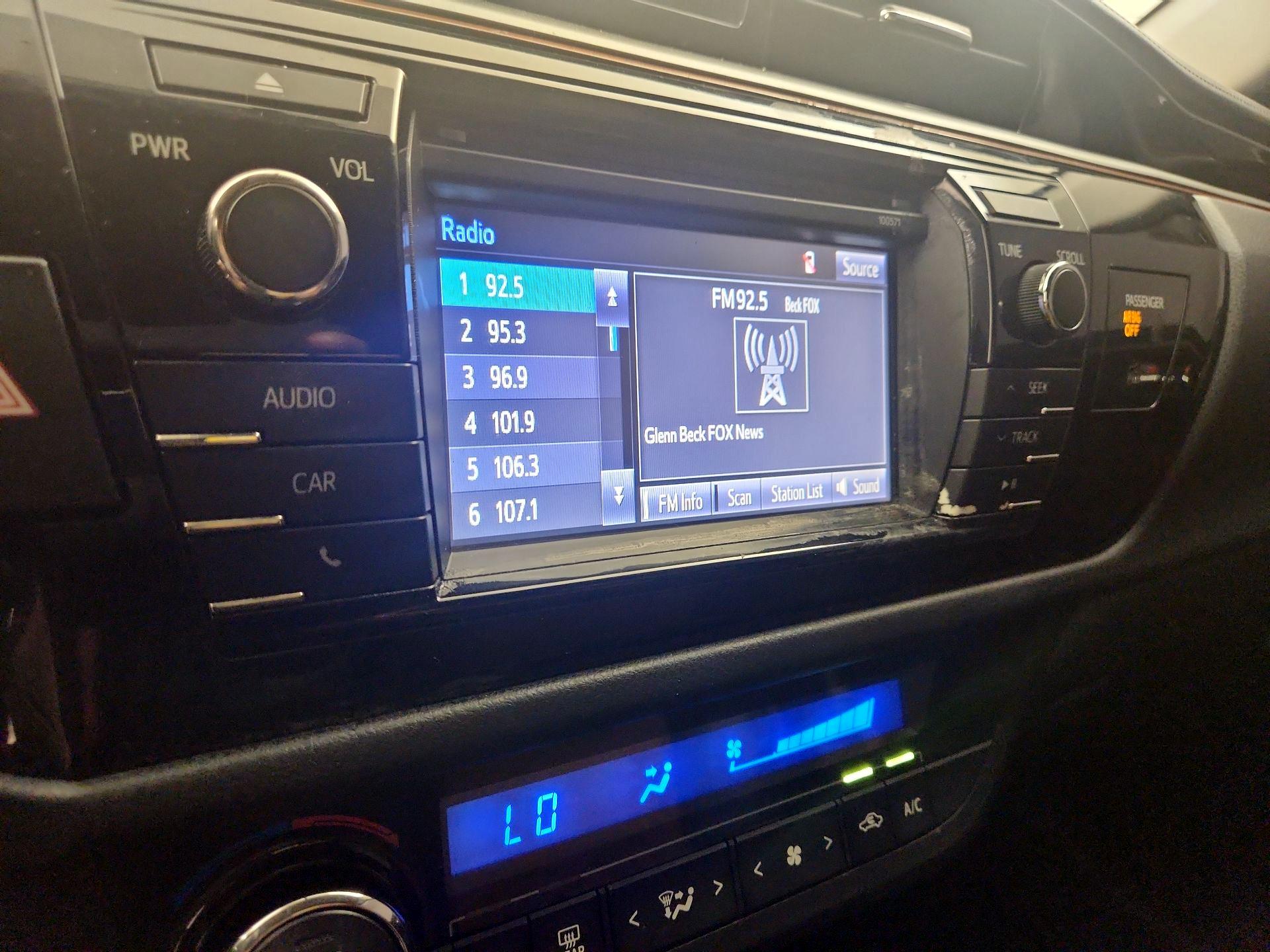 Thumbnail: 2016 Toyota Corolla - 15