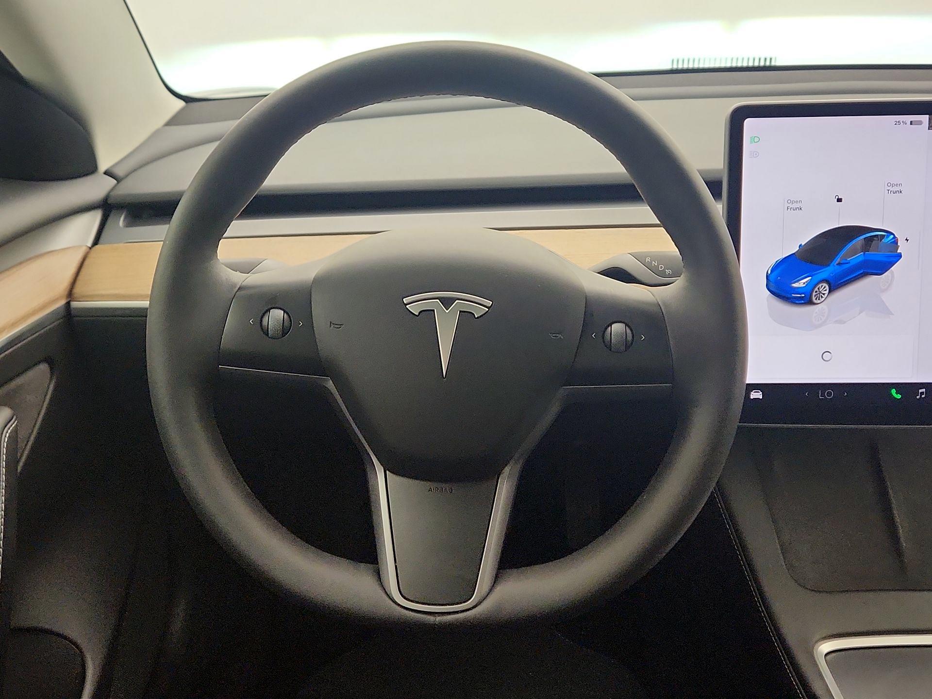 Thumbnail: 2023 Tesla Model 3 - 10