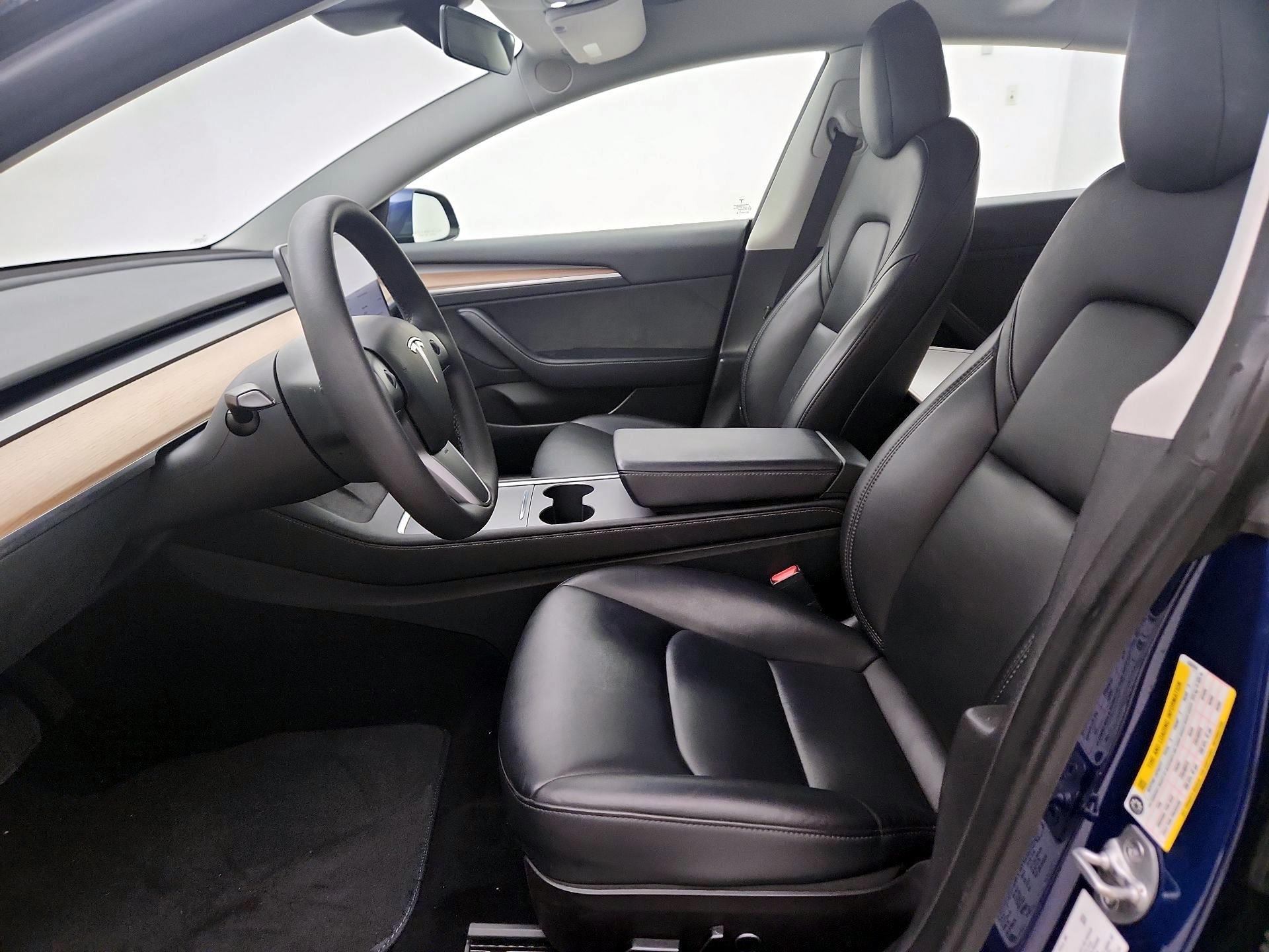 Thumbnail: 2023 Tesla Model 3 - 11
