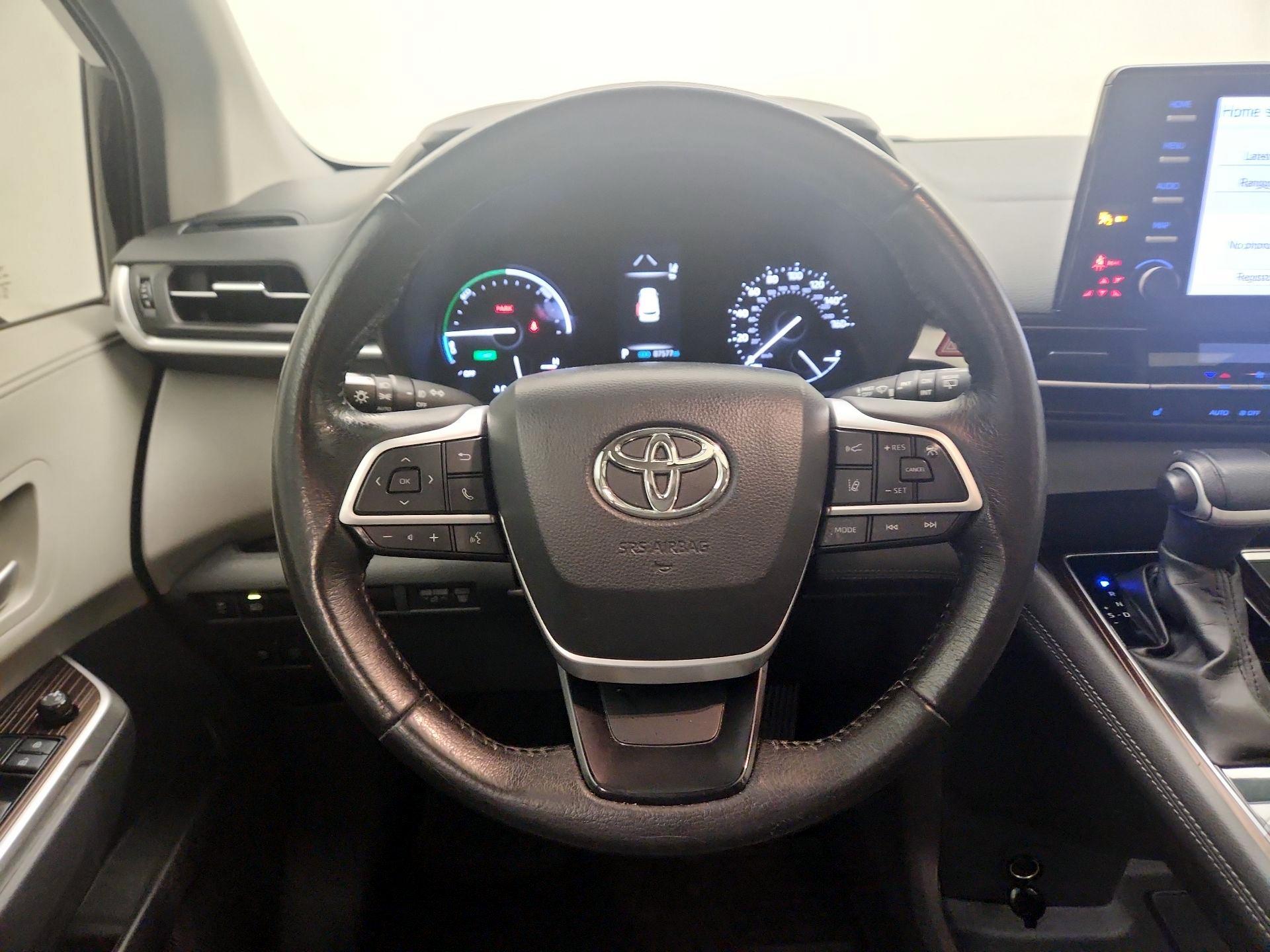 Thumbnail: 2022 Toyota Sienna - 10