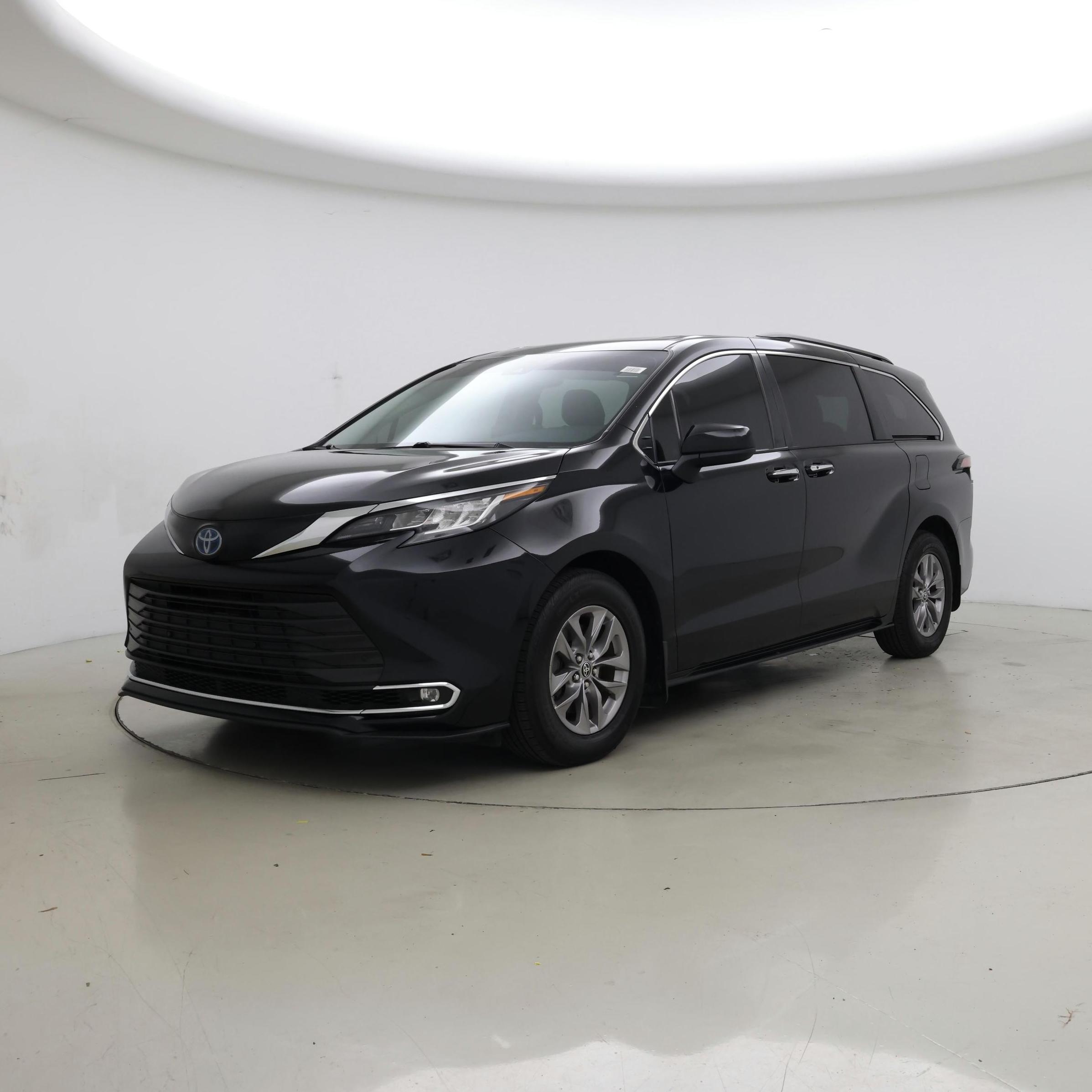 Thumbnail: 2022 Toyota Sienna - 4