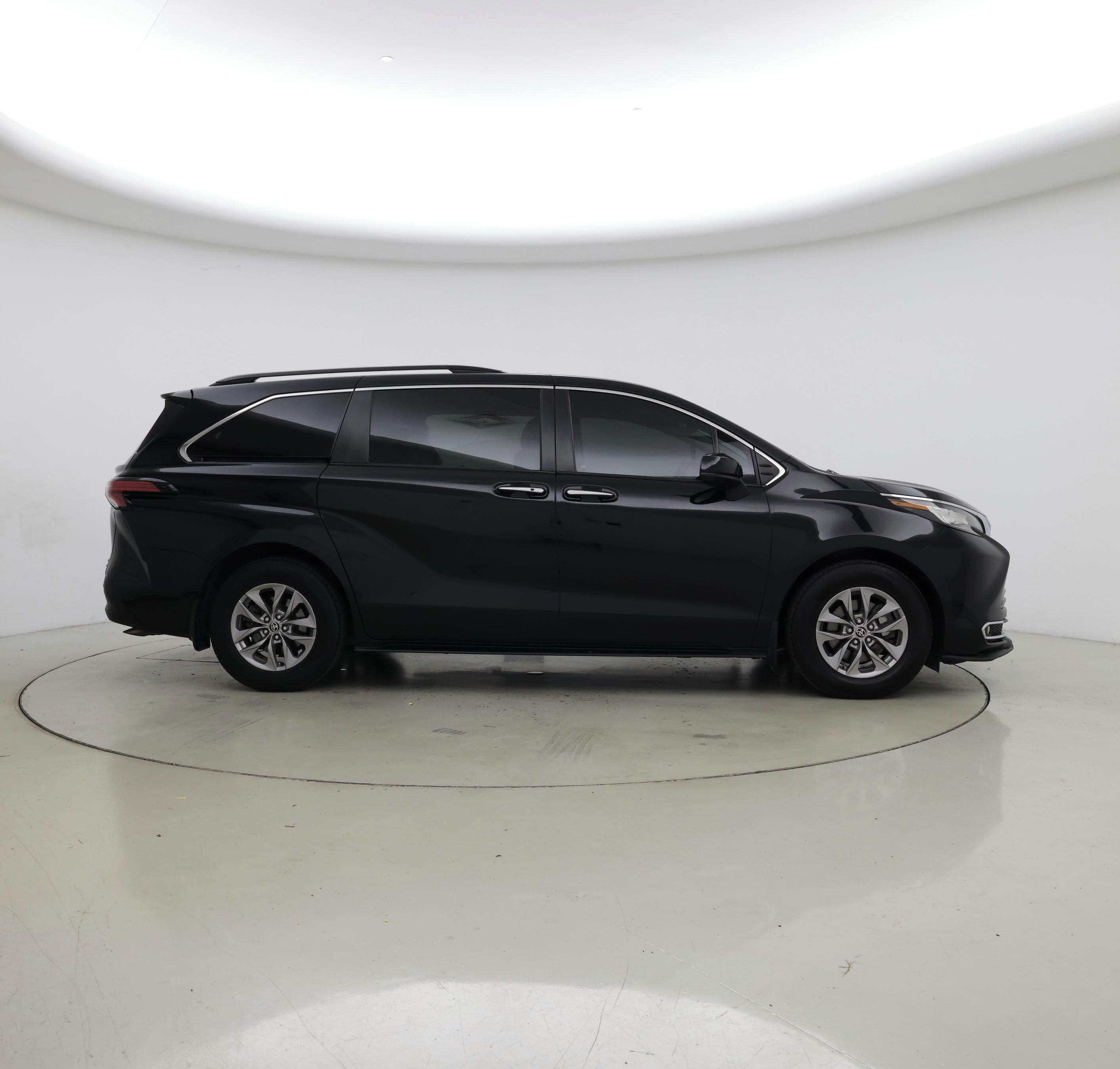 Thumbnail: 2022 Toyota Sienna - 7