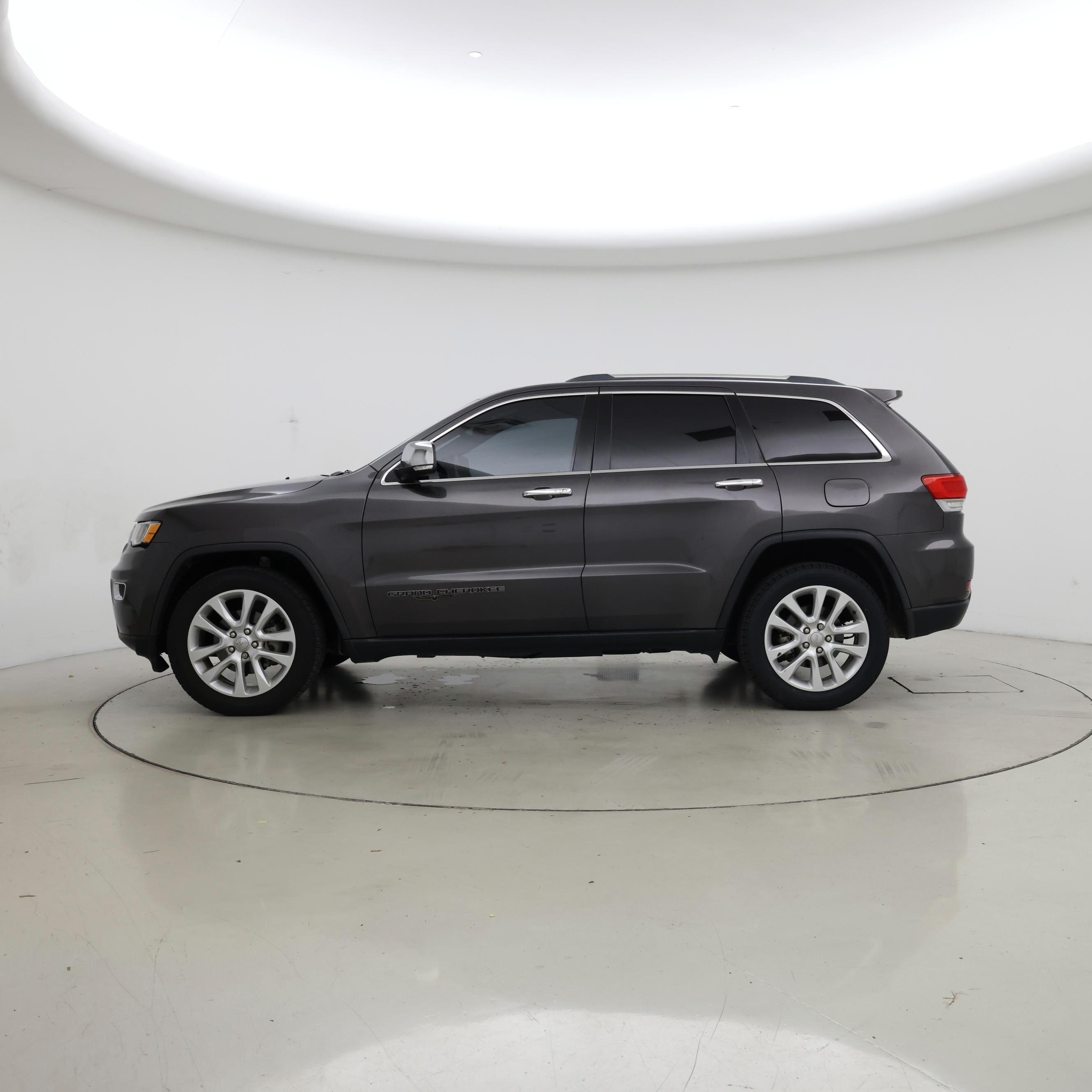 Thumbnail: 2017 Jeep Grand Cherokee - 3