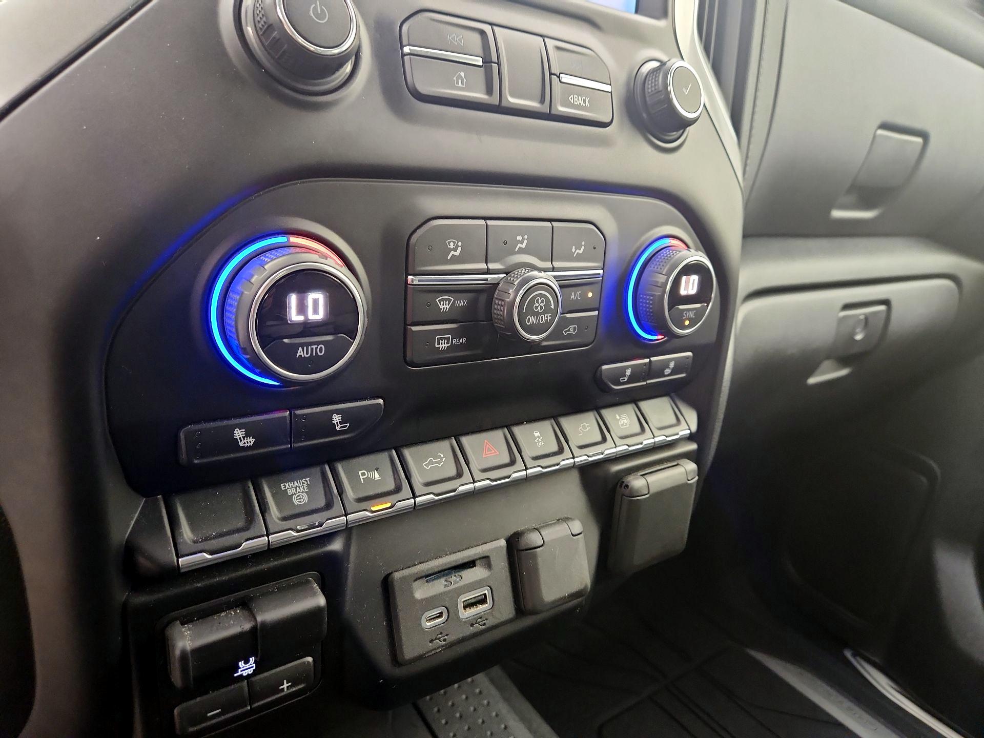 Thumbnail: 2020 Chevrolet Silverado 3500 - 16