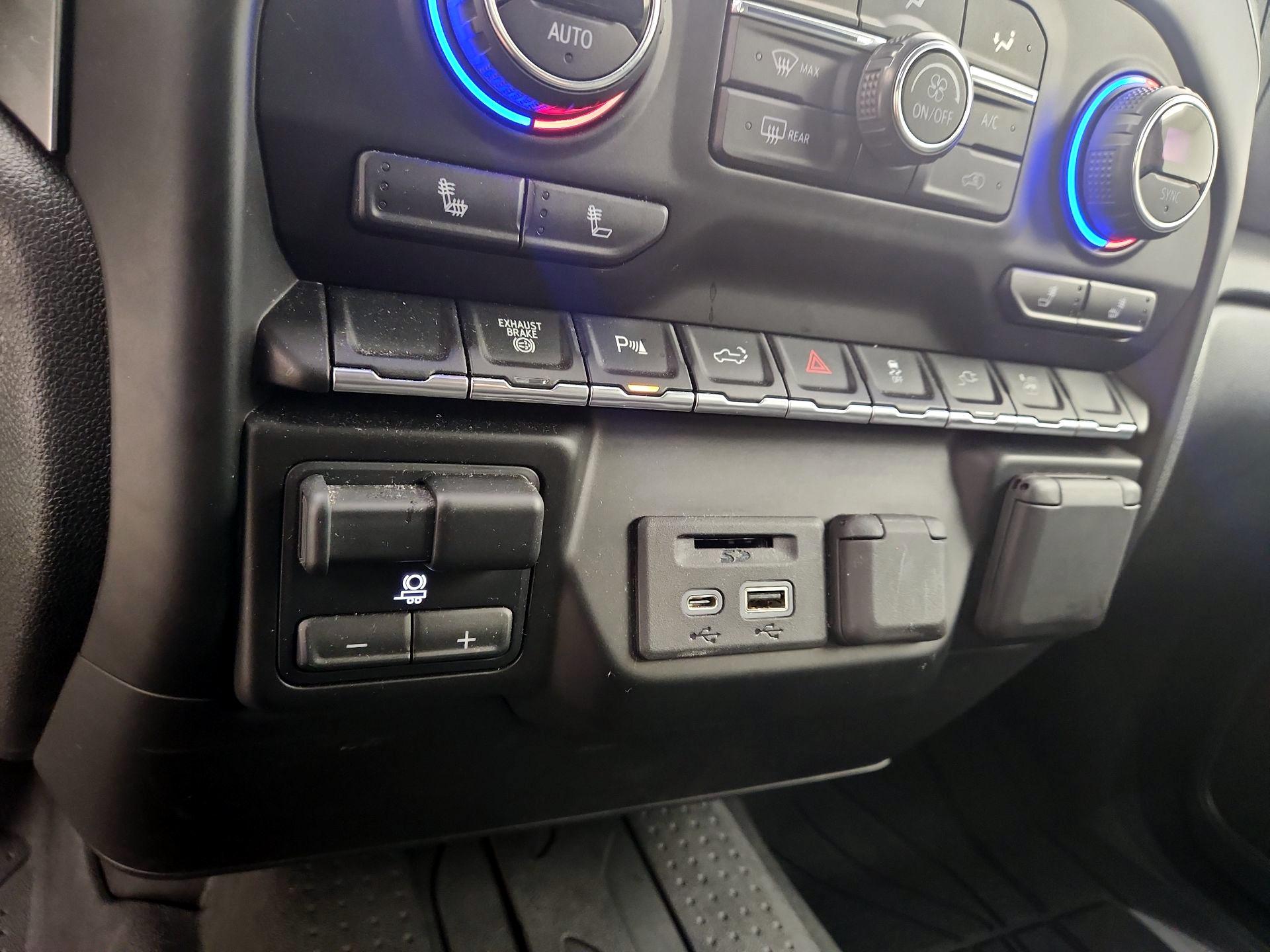 Thumbnail: 2020 Chevrolet Silverado 3500 - 18