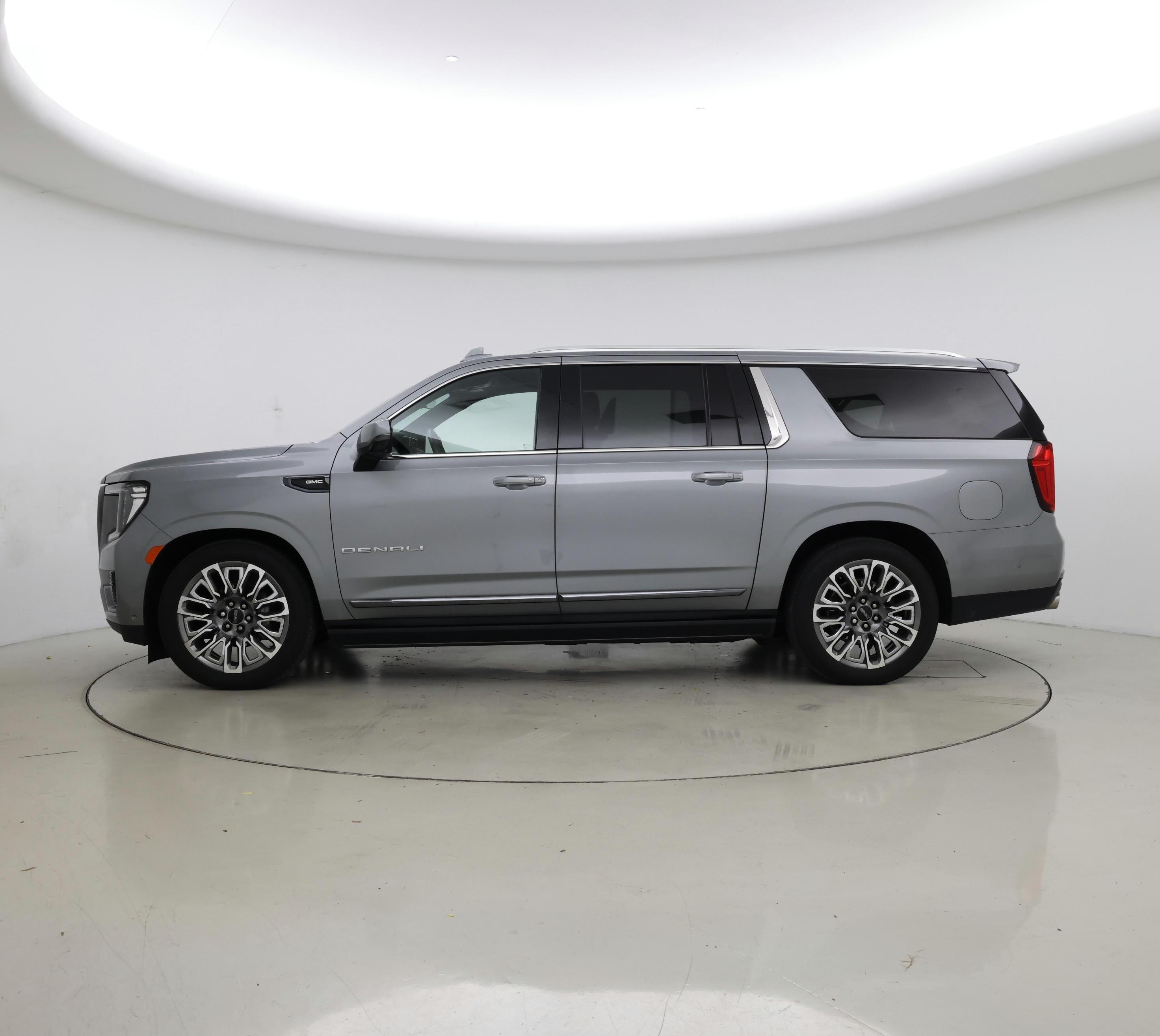 Thumbnail: 2023 GMC Yukon XL - 3